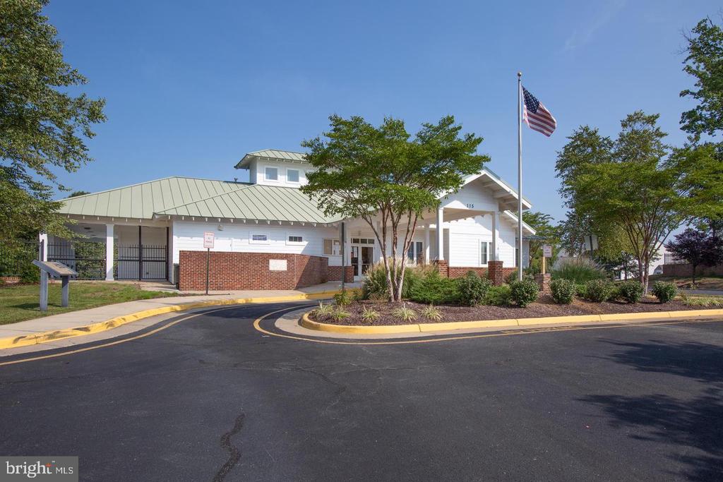 Fredericksburg, Virginia, 22405, United States, 5 Bedrooms Bedrooms, ,3 BathroomsBathrooms,Residential,For Sale,1987075