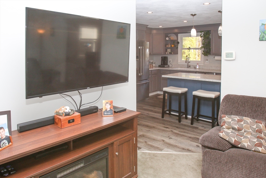 Merrimac, Massachusetts, 01860, United States, 3 Bedrooms Bedrooms, ,3 BathroomsBathrooms,Residential,For Sale,1976676