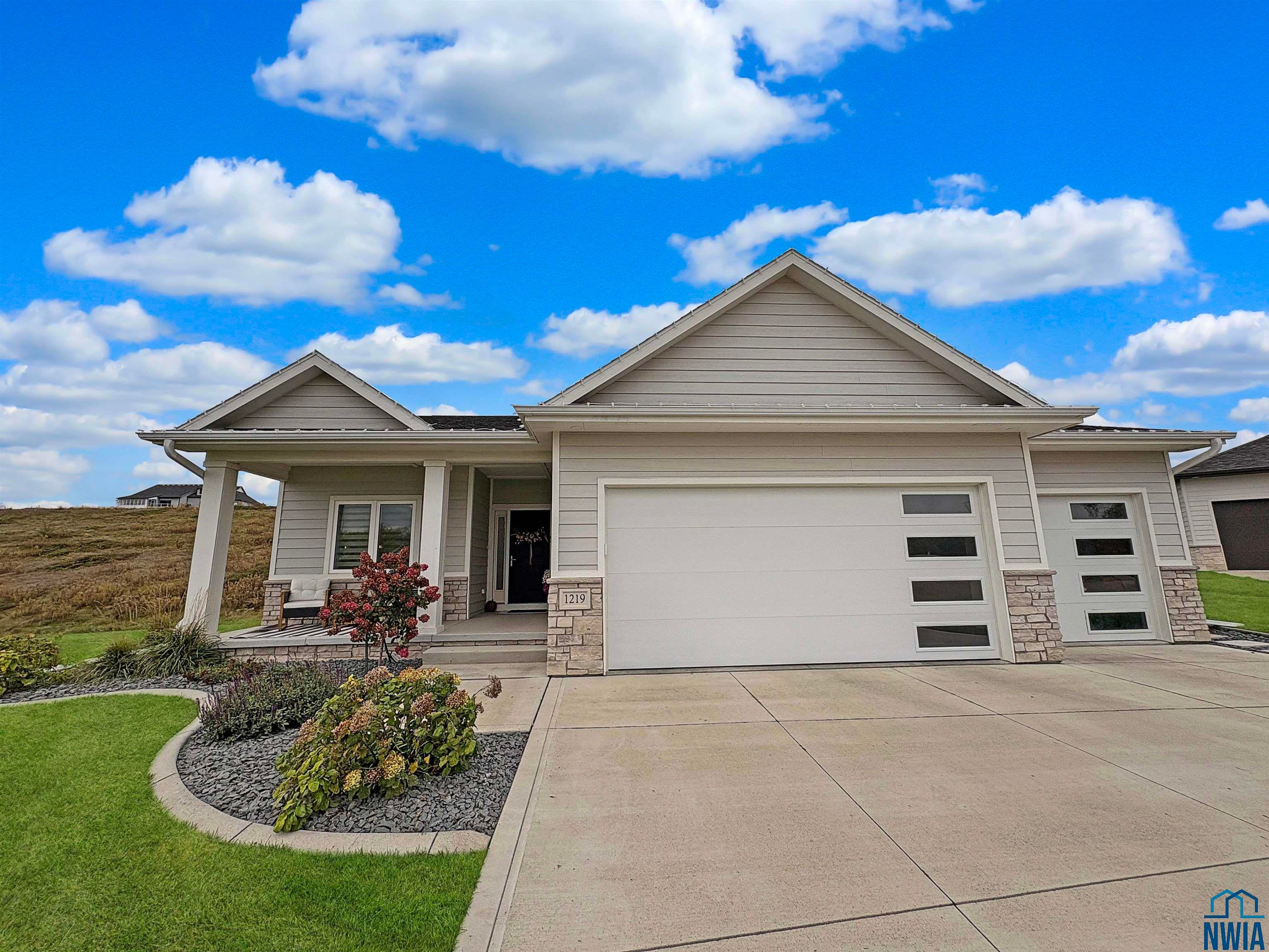 Hinton, Iowa, 51024, United States, 4 Bedrooms Bedrooms, ,3 BathroomsBathrooms,Residential,For Sale,1983377