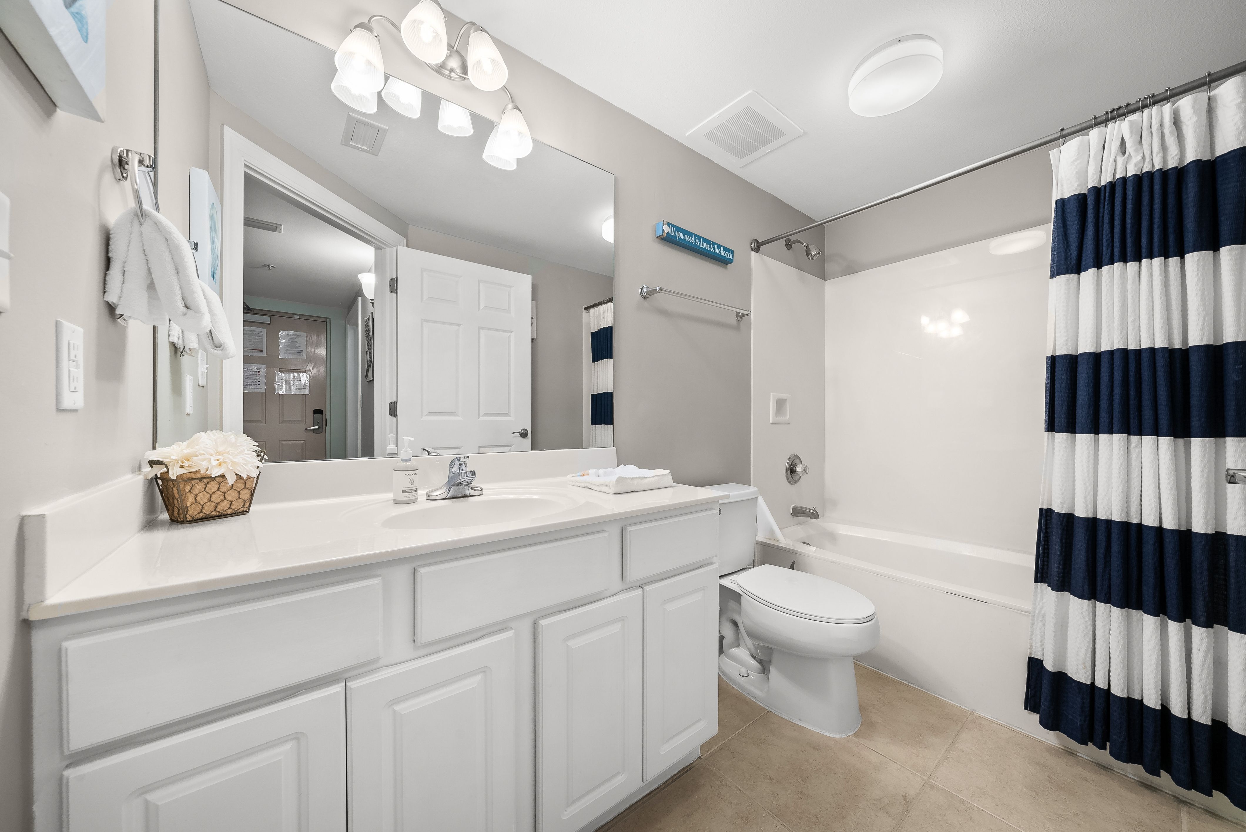  Fully-Furnished Gulf-Front Penthouse With Bunk Room In Prime Location - 物件實景