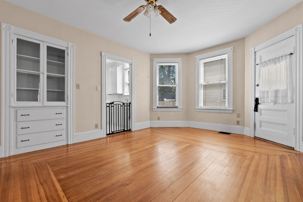 Lynn, Massachusetts, 01905, United States, 4 Bedrooms Bedrooms, ,2 BathroomsBathrooms,Residential,For Sale,1987655