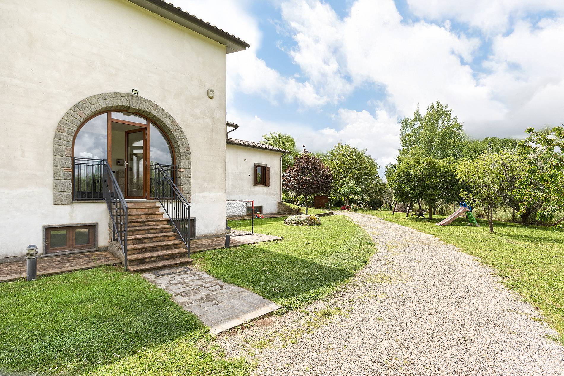 Viterbo, Viterbo, 01100, IT, 6 Bedrooms Bedrooms, ,4 BathroomsBathrooms,Residential,For Sale,1829158