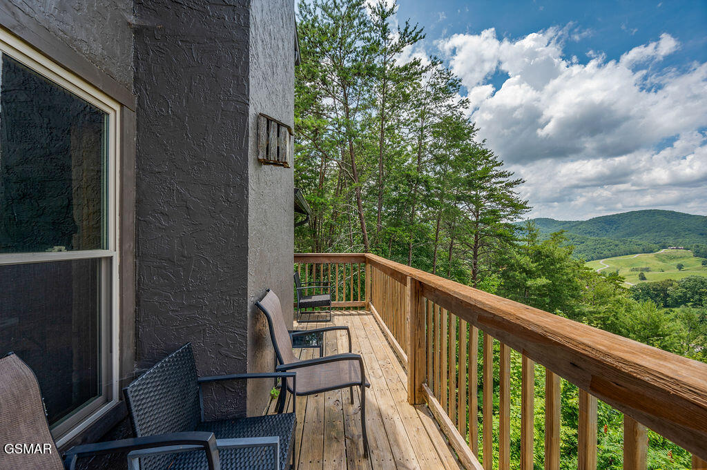 Sevierville, Tennessee, 37876, United States, 4 Bedrooms Bedrooms, ,6 BathroomsBathrooms,Residential,For Sale,2008845