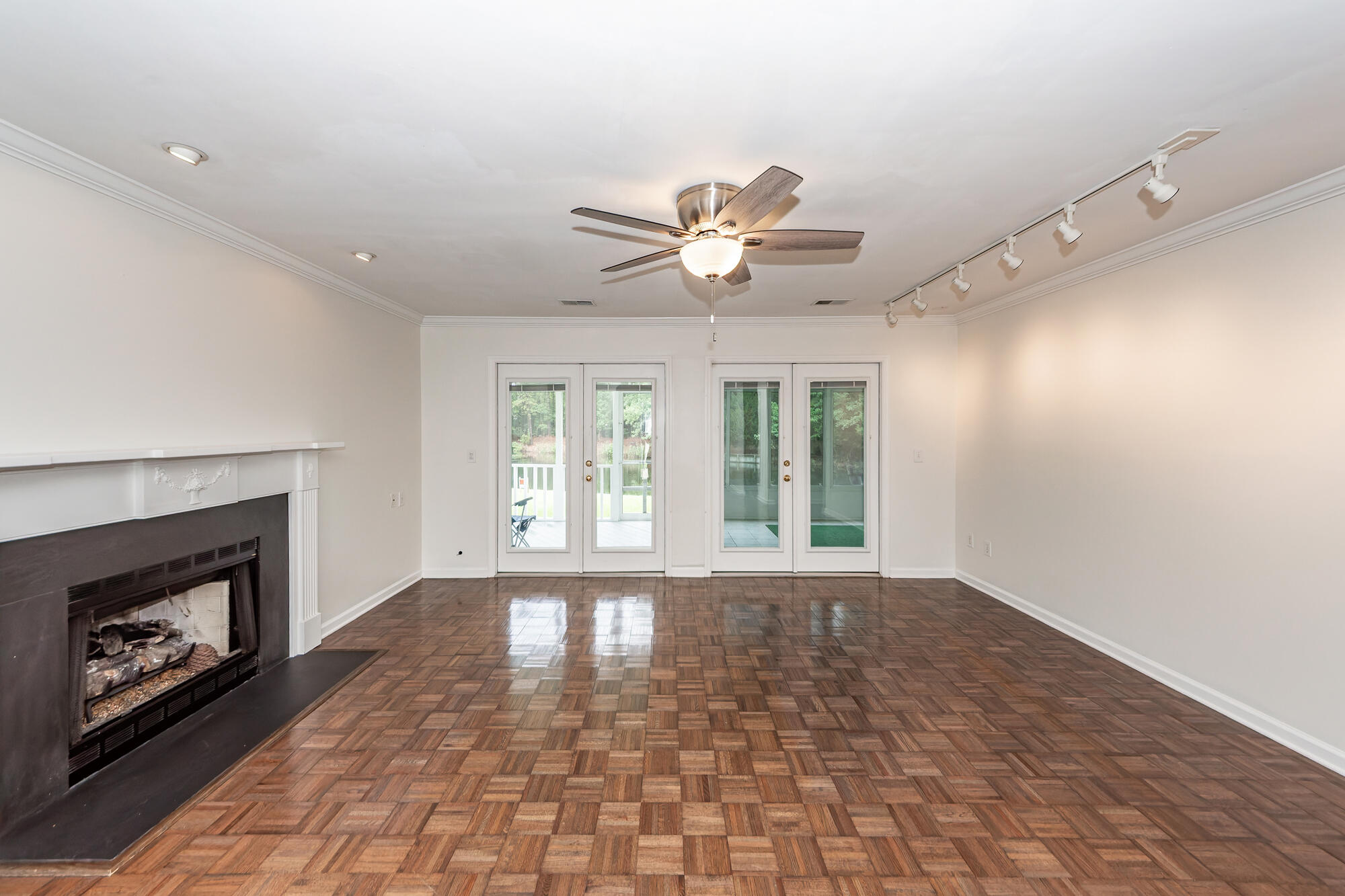 Mount Pleasant, South Carolina, 29466, United States, 3 Bedrooms Bedrooms, ,2 BathroomsBathrooms,Residential,For Sale,1743207