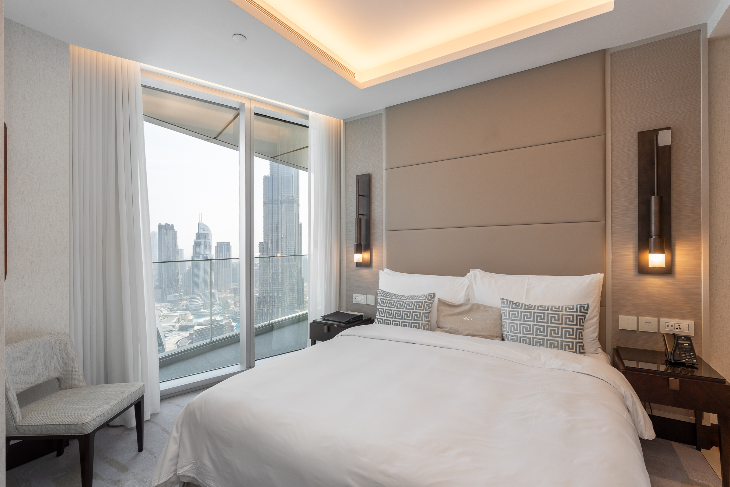  Upgraded Penthouse at Sky Views - 物件實景