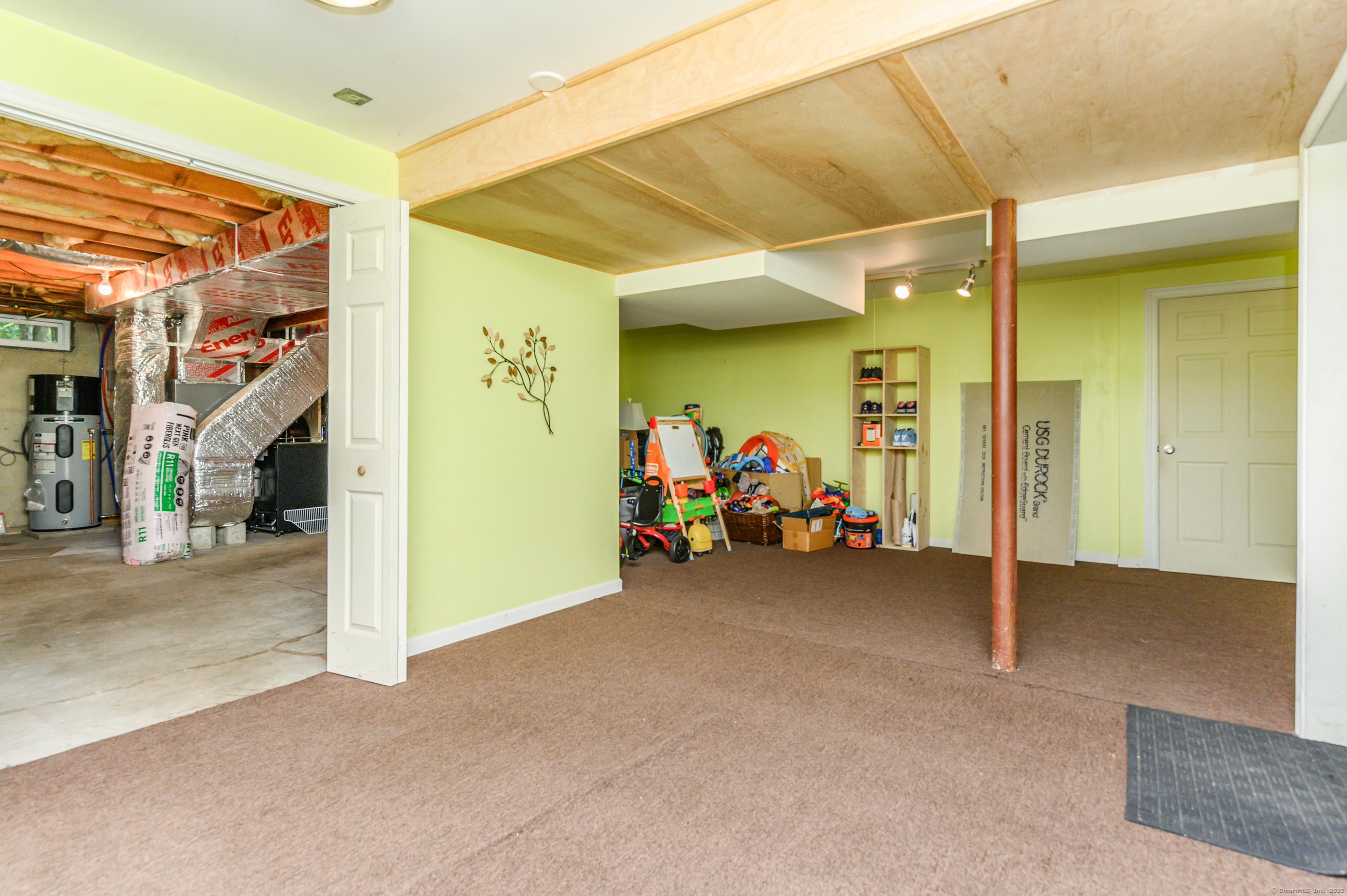 Seymour, Connecticut, 06483, United States, 4 Bedrooms Bedrooms, ,3 BathroomsBathrooms,Residential,For Sale,1913328