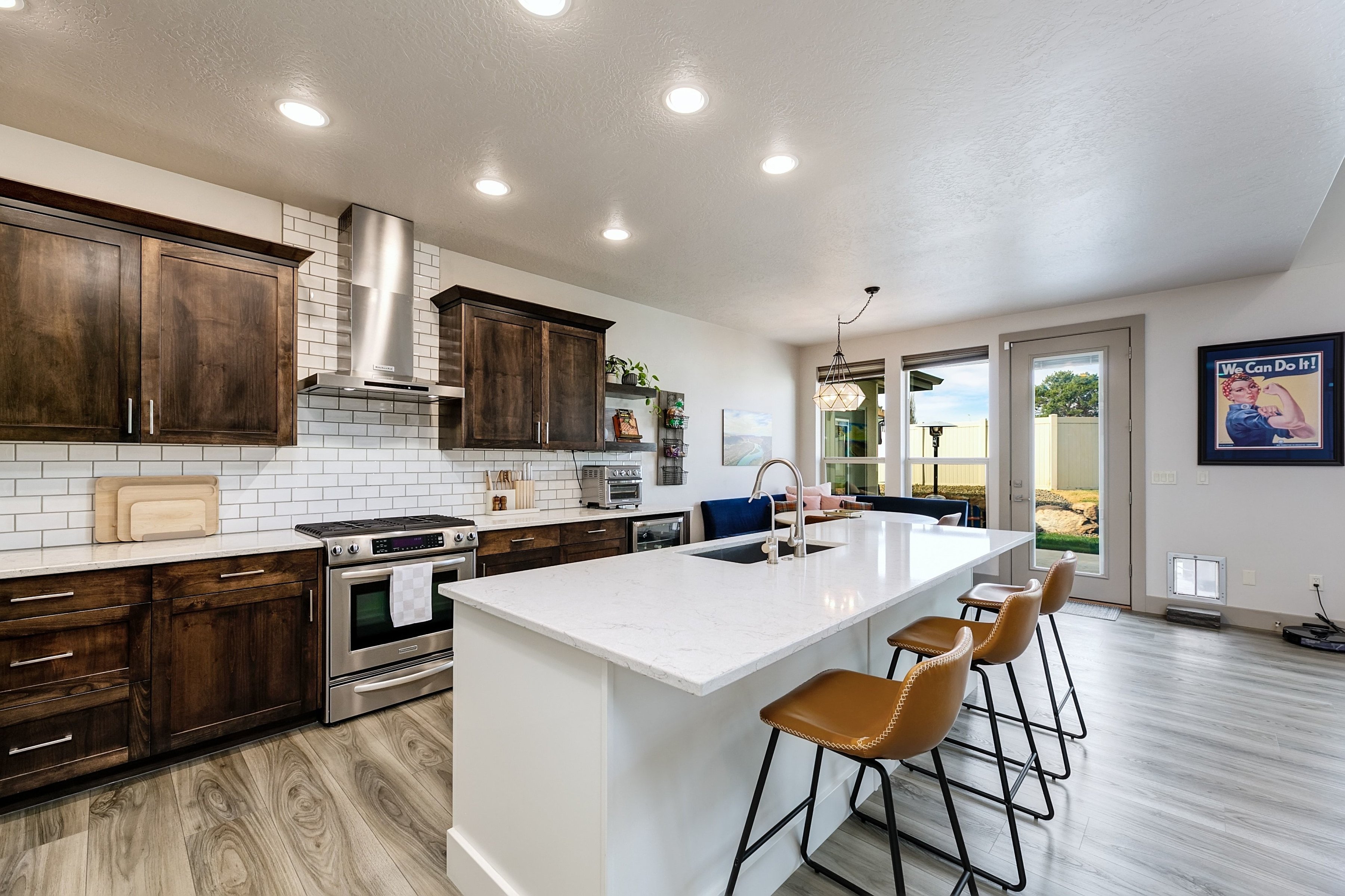  Beautiful Single Level - Former Builder Model Home - 物件實景