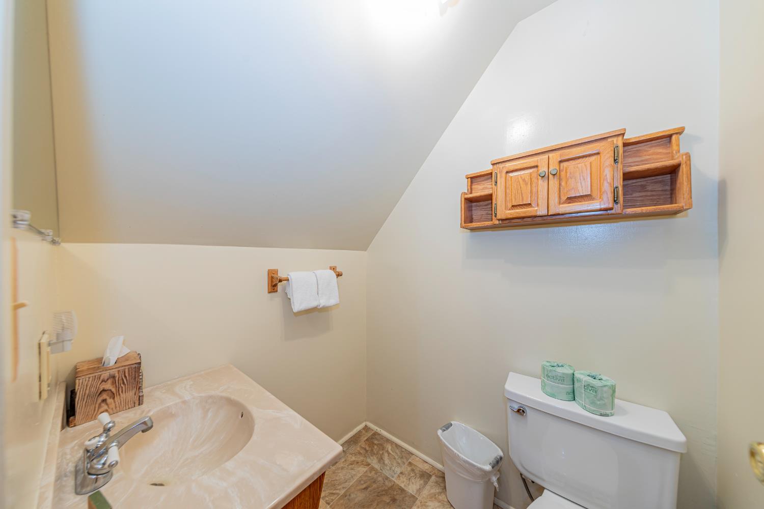 Yosemite, California, 95389, United States, 5 Bedrooms Bedrooms, ,4 BathroomsBathrooms,Residential,For Sale,1975650