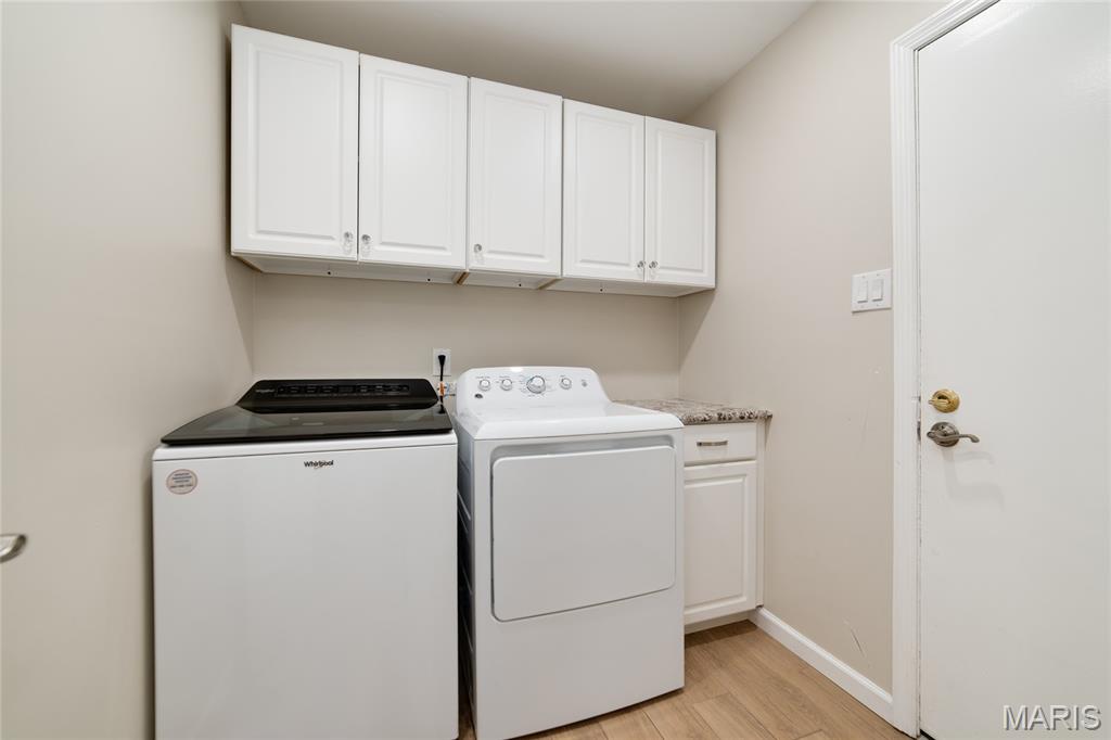 Chesterfield, Missouri, 63017, United States, 4 Bedrooms Bedrooms, ,3 BathroomsBathrooms,Residential,For Sale,1966337