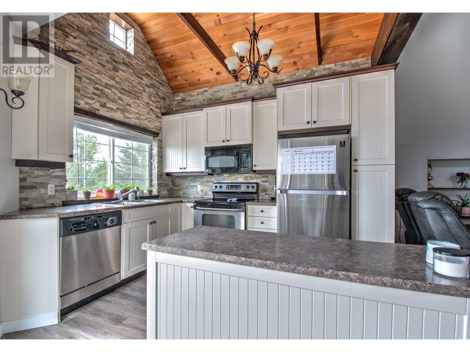 VERNON, British Columbia, V1H 2B9, CA, 3 Bedrooms Bedrooms, ,2 BathroomsBathrooms,Residential,For Sale,1836897