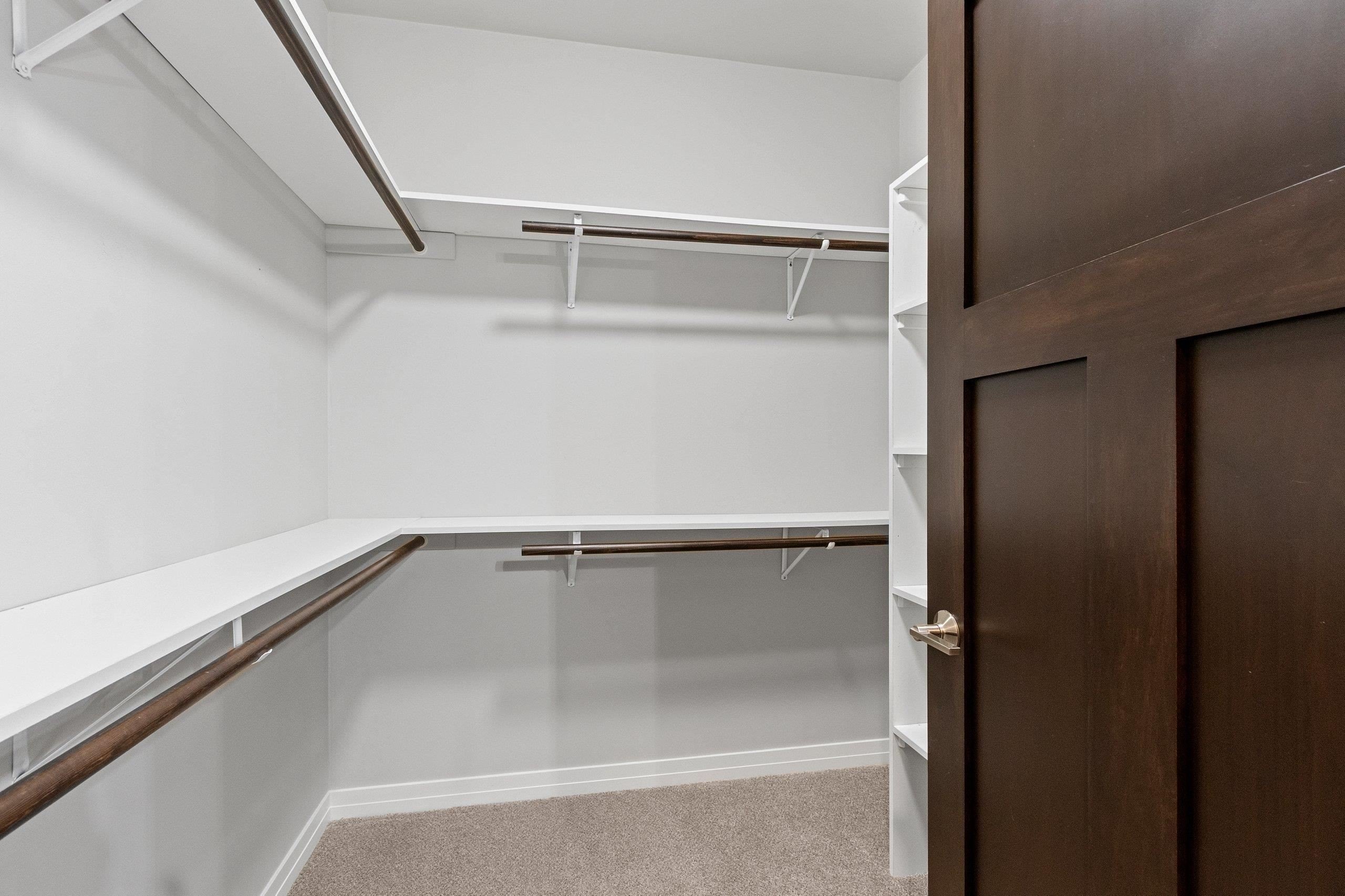 DE PERE, Wisconsin, 54115, United States, 4 Bedrooms Bedrooms, ,4 BathroomsBathrooms,Residential,For Sale,1982498