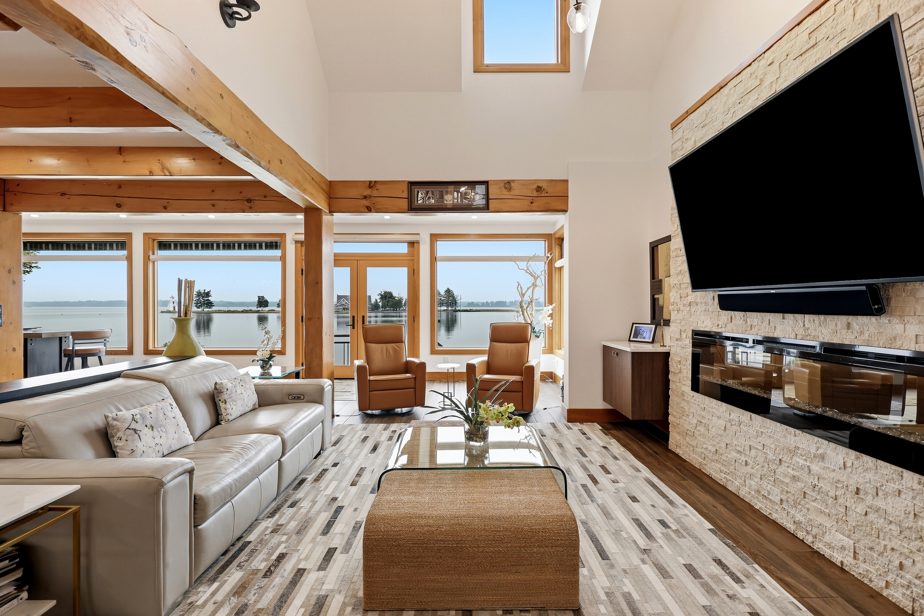  Exceptional Waterfront Home - 物件實景