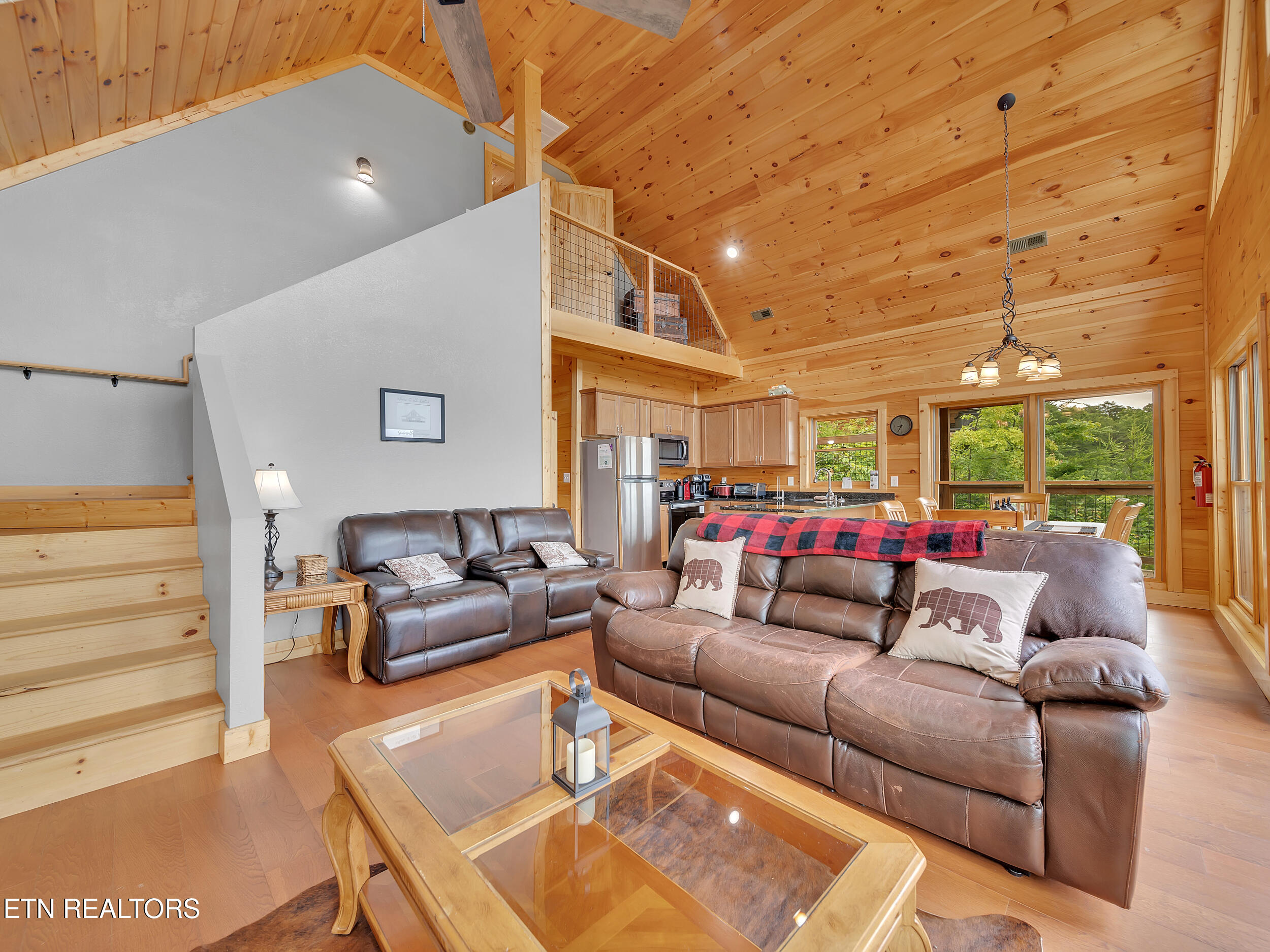 Sevierville, Tennessee, 37876, United States, 3 Bedrooms Bedrooms, ,4 BathroomsBathrooms,Residential,For Sale,1938196
