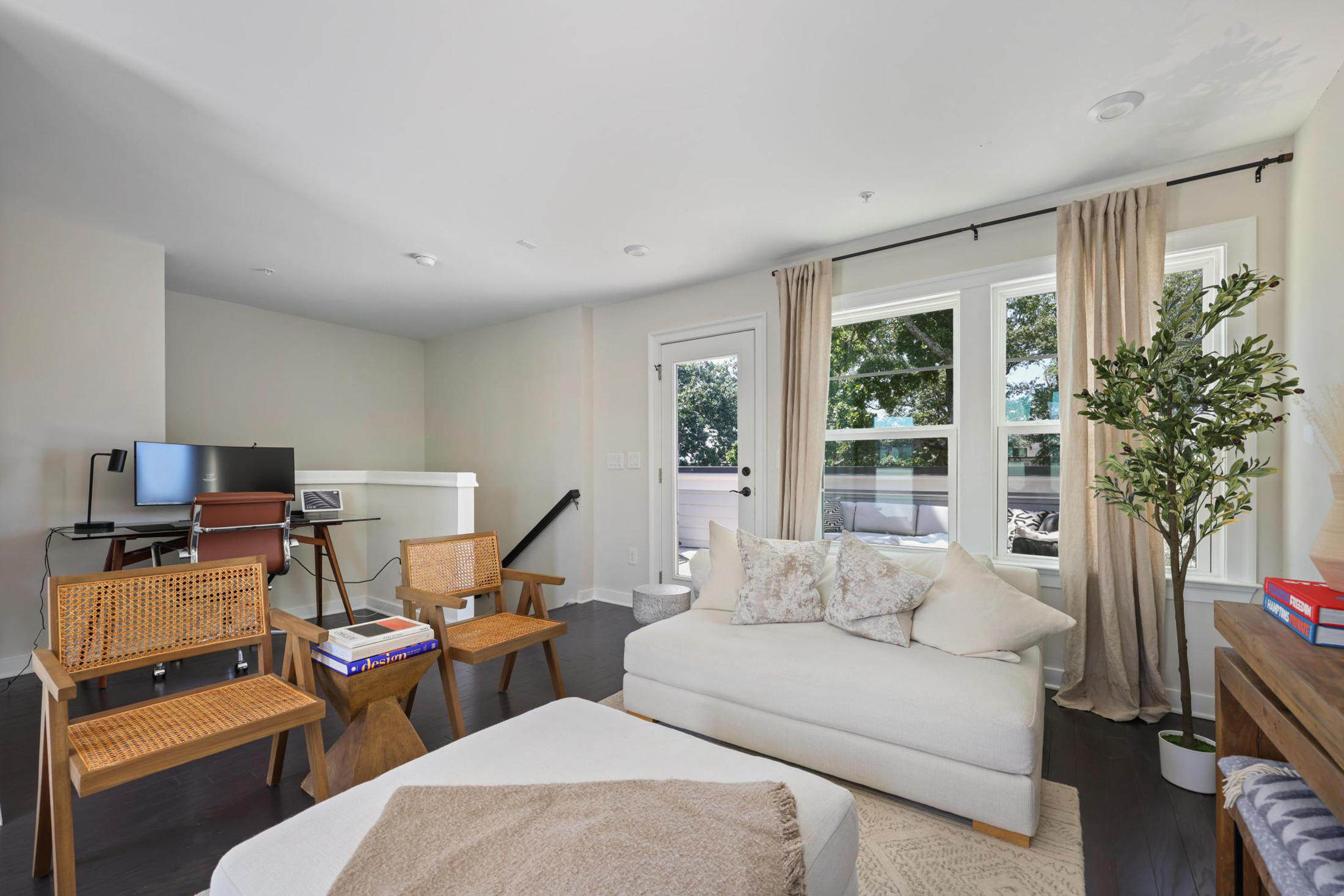  Meticulously Maintained Three Bedroom Townhome in Atlanta