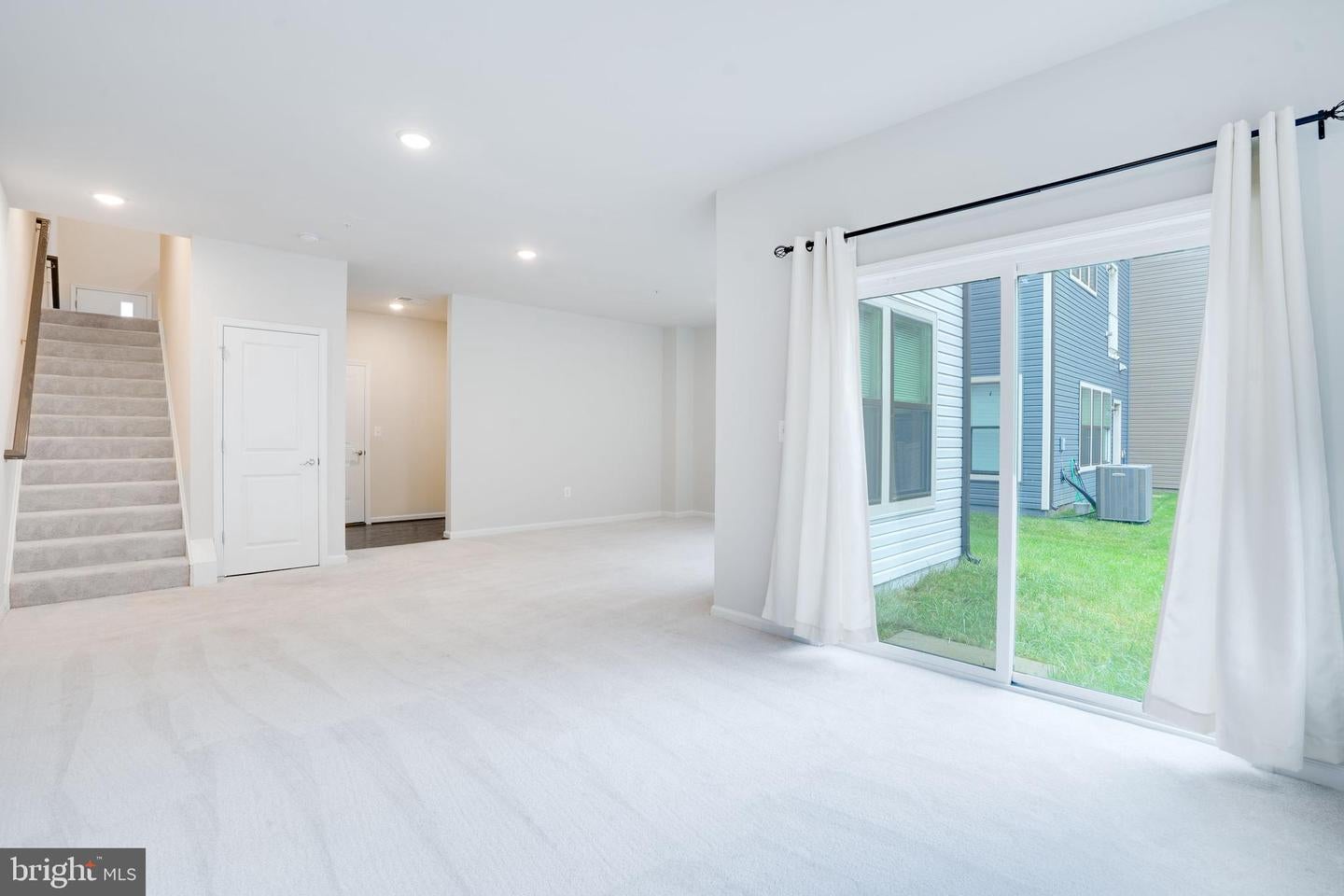 LAUREL, Maryland, 20724, United States, 3 Bedrooms Bedrooms, ,4 BathroomsBathrooms,Residential,For Sale,1924379