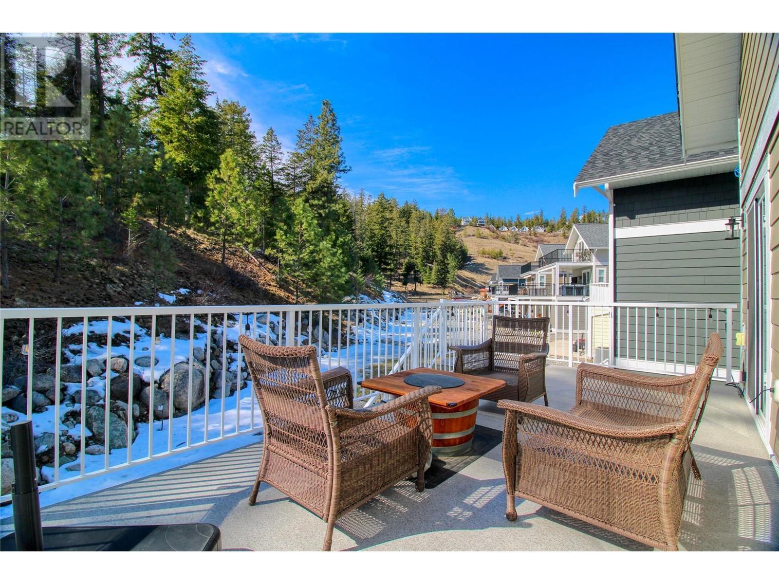 KELOWNA, British Columbia, V1Z 3R8, CA, 3 Bedrooms Bedrooms, ,3 BathroomsBathrooms,Residential,For Sale,1951197
