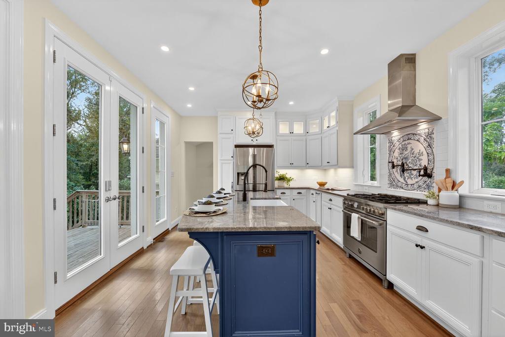 Arlington, Virginia, 22213, United States, 5 Bedrooms Bedrooms, ,5 BathroomsBathrooms,Residential,For Sale,1982488