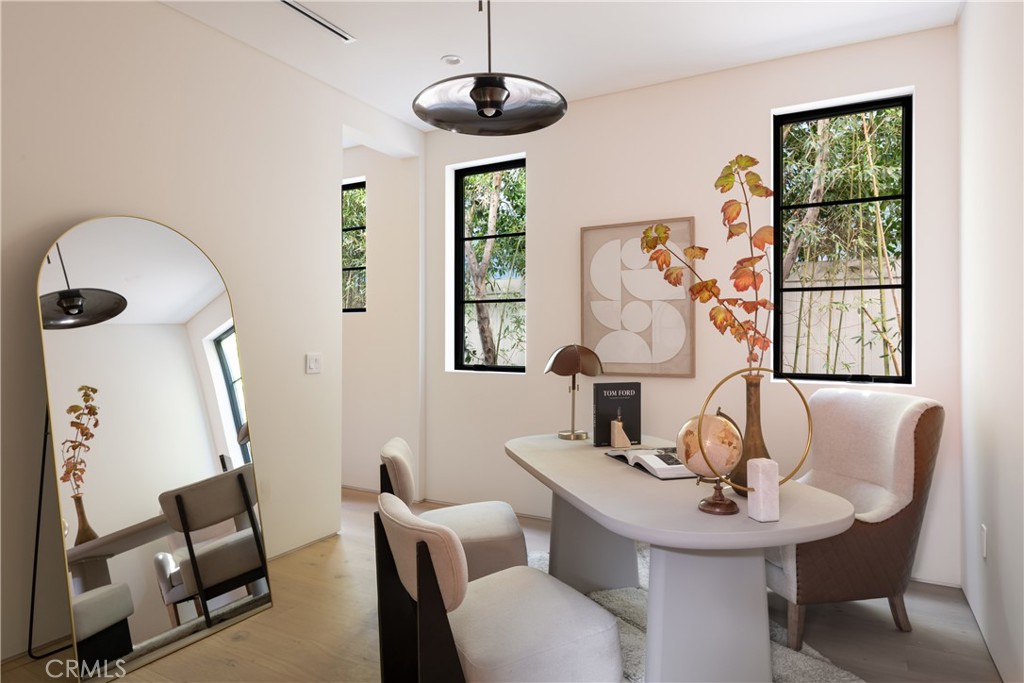 Sherman Oaks, California, 91423, United States, 6 Bedrooms Bedrooms, ,7 BathroomsBathrooms,Residential,For Sale,1990929