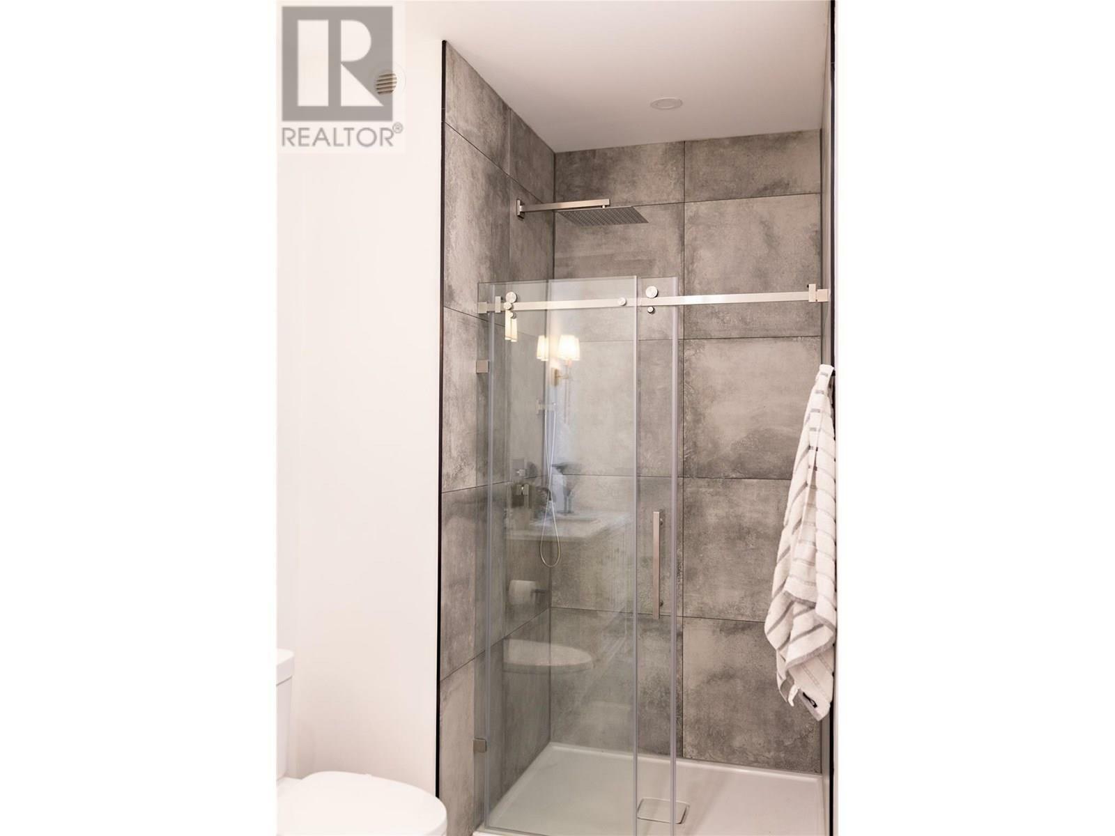 GRAND FORKS, British Columbia, V0H 1H2, CA, 5 Bedrooms Bedrooms, ,5 BathroomsBathrooms,Residential,For Sale,1868553