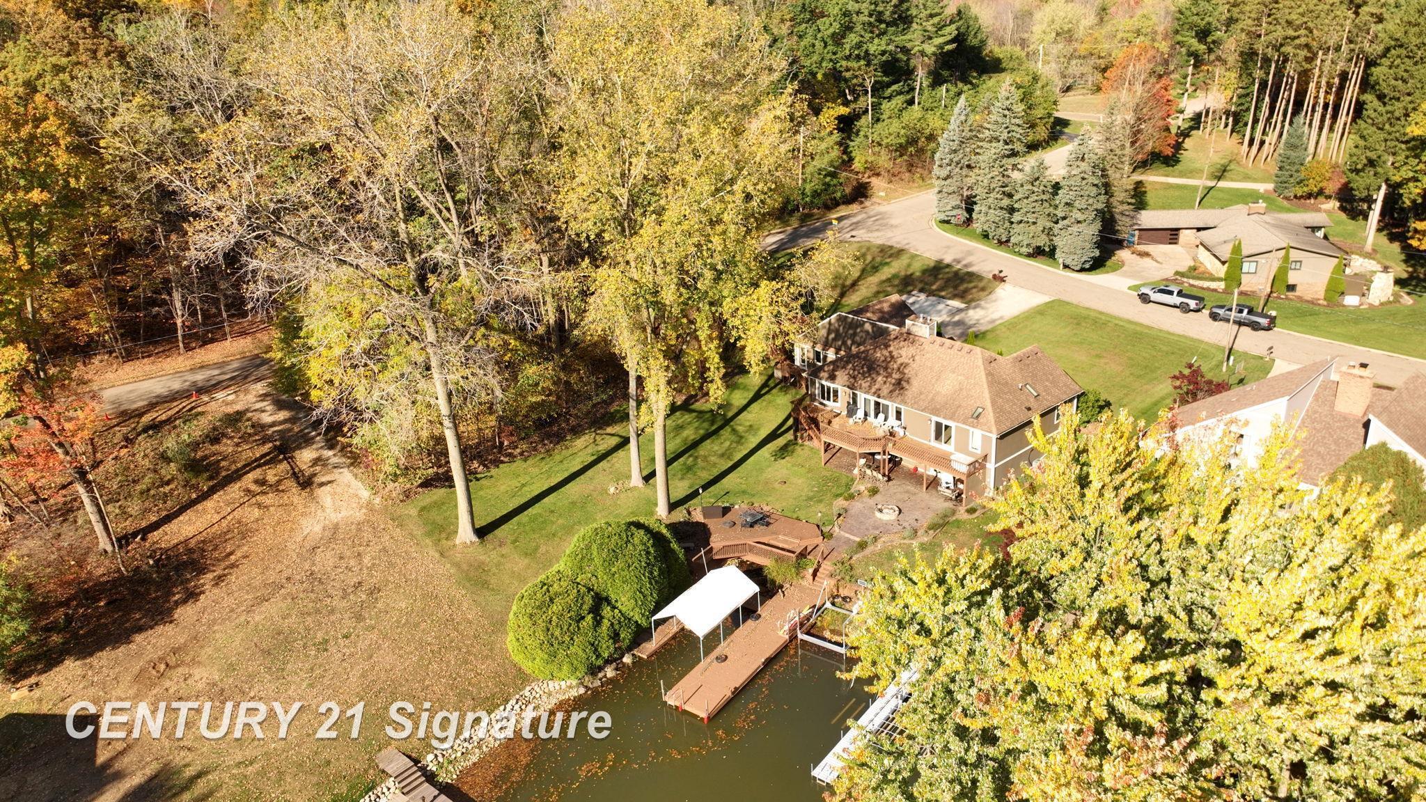 Fenton, Michigan, 48430, United States, 6 Bedrooms Bedrooms, ,4 BathroomsBathrooms,Residential,For Sale,1976063