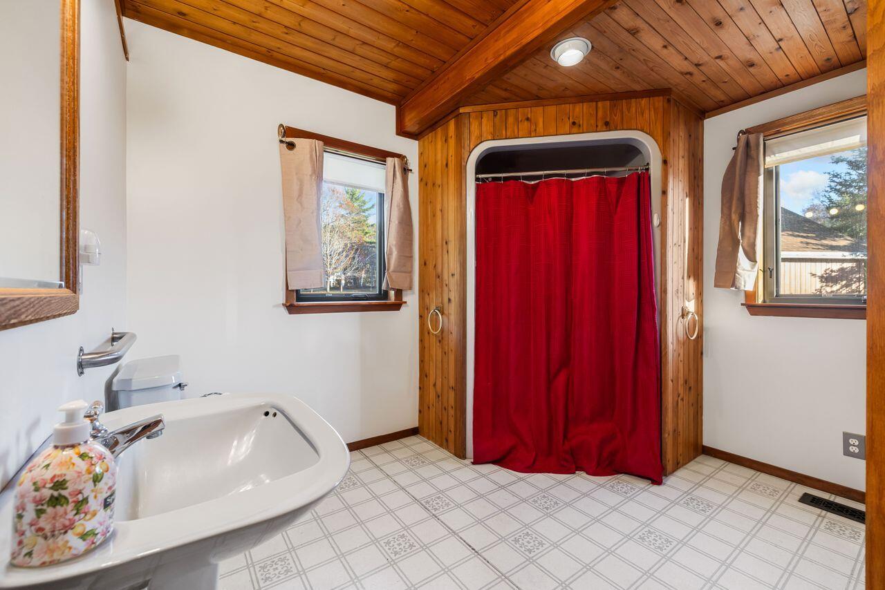 Harrison, Maine, 04040, United States, 3 Bedrooms Bedrooms, ,3 BathroomsBathrooms,Residential,For Sale,1991420