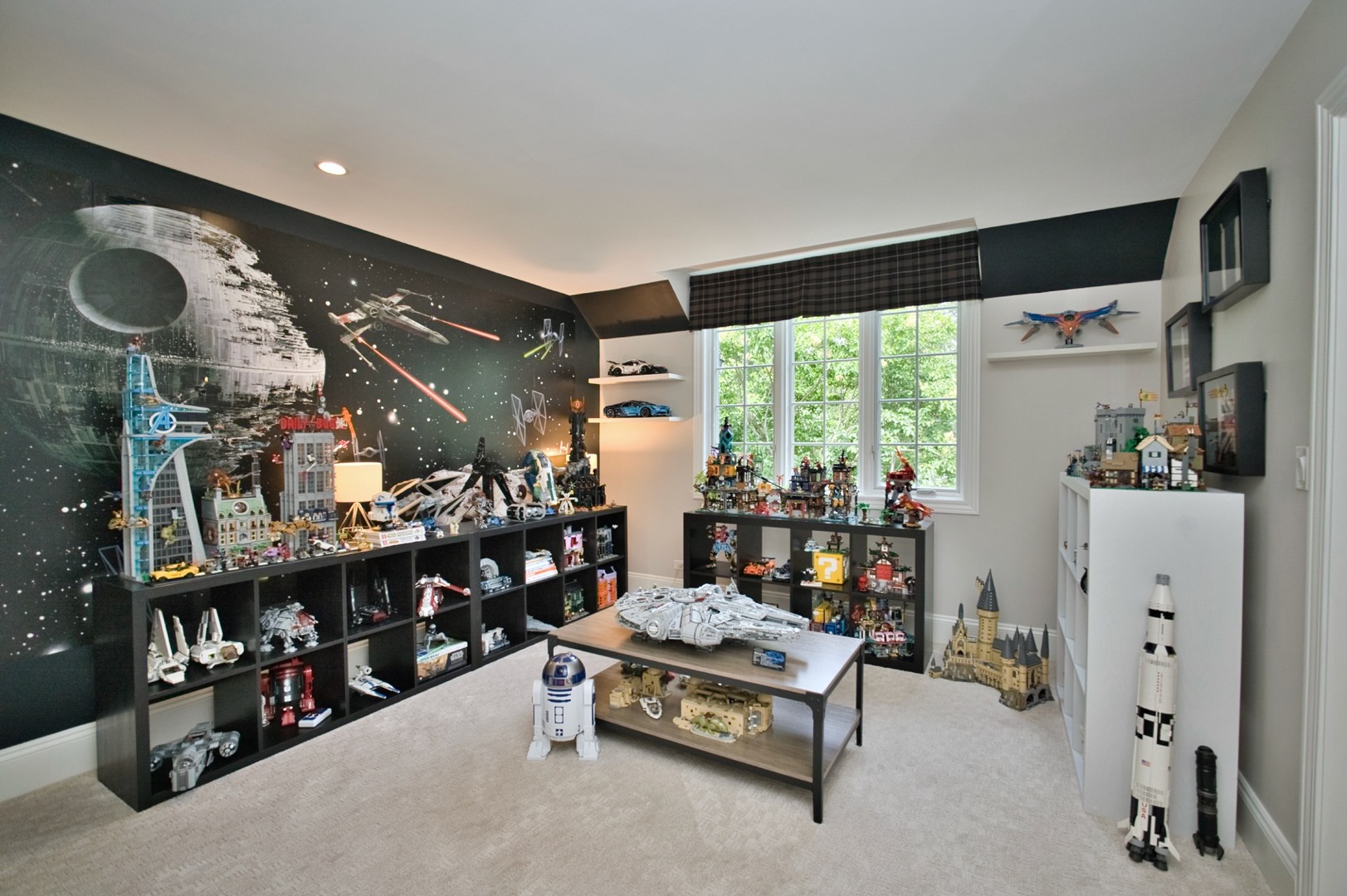 Lake Forest, Illinois, 60045, United States, 4 Bedrooms Bedrooms, ,5 BathroomsBathrooms,Residential,For Sale,2038354