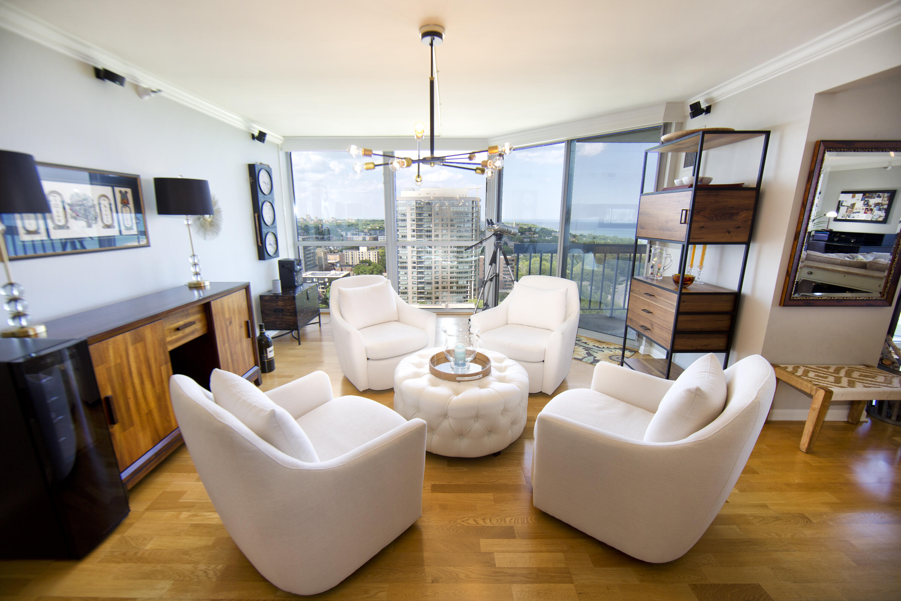 Milwaukee, Wisconsin, 53202, United States, 2 Bedrooms Bedrooms, ,3 BathroomsBathrooms,Residential,For Sale,1992022