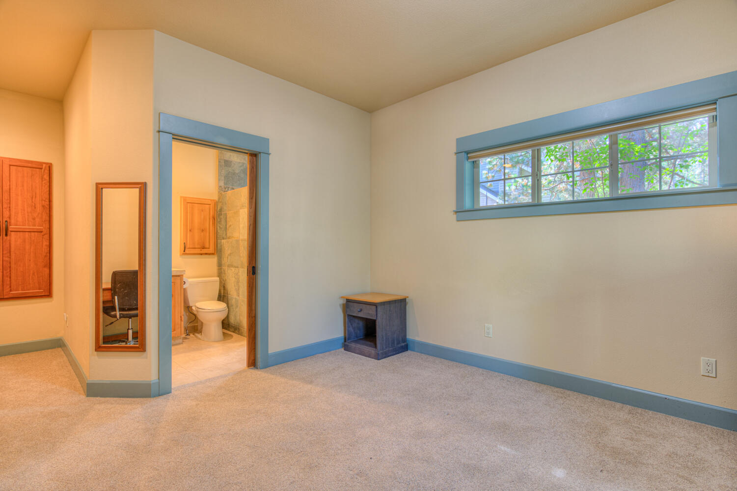 Bend, Oregon, 97703, United States, 4 Bedrooms Bedrooms, ,5 BathroomsBathrooms,Residential,For Sale,1979123