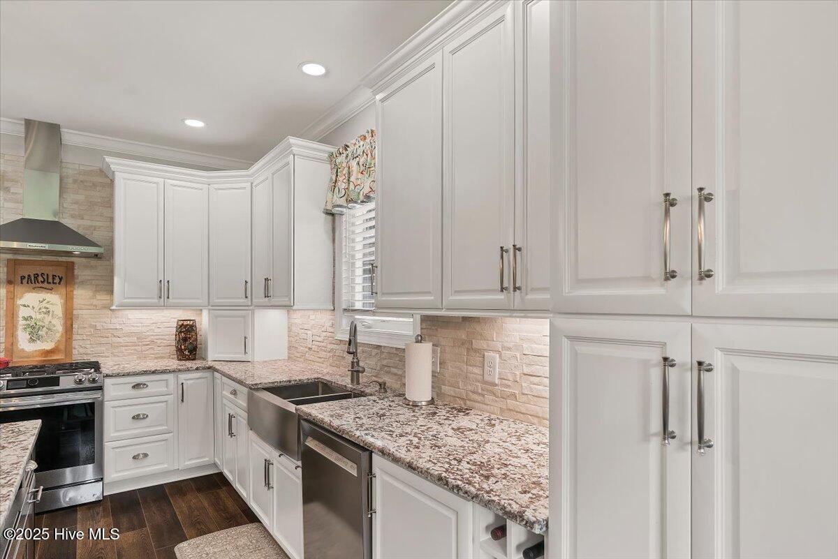 Southern Pines, North Carolina, 28387, United States, 3 Bedrooms Bedrooms, ,3 BathroomsBathrooms,Residential,For Sale,1933285