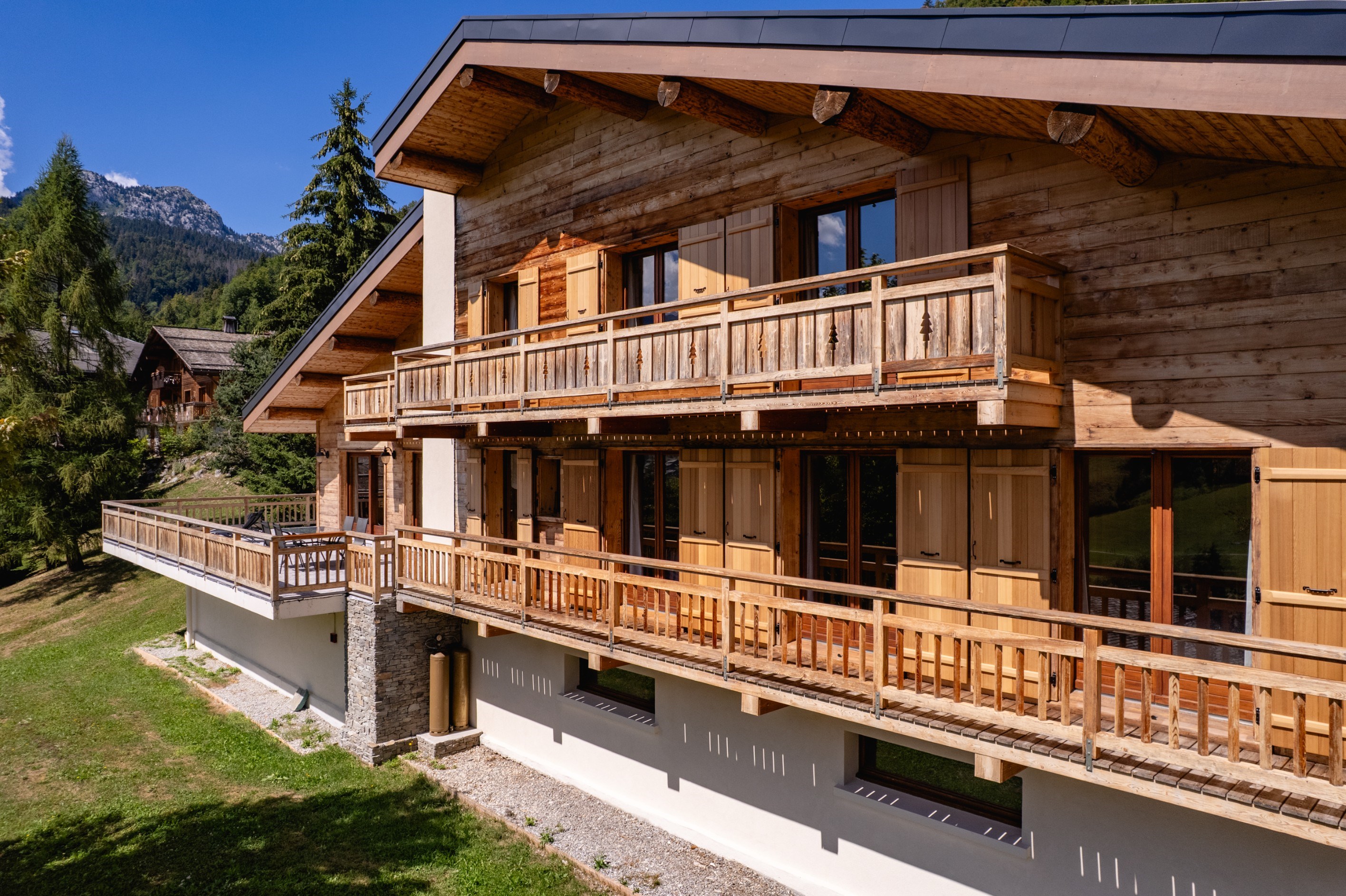  EXCEPTIONAL CHALET – NEAR THE SKI SLOPES – VIEW OF THE ARAVIS MOUNTAIN RANGE - 物件實景