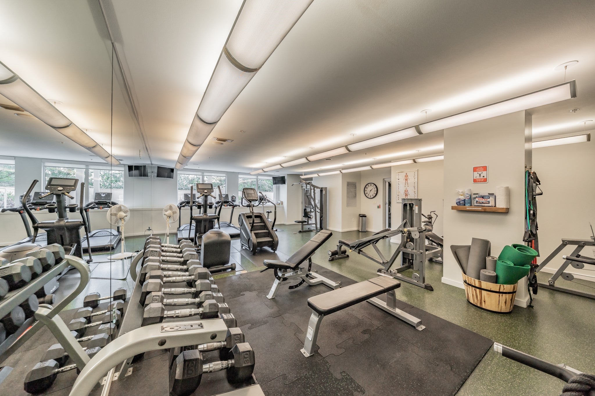 Dallas, Texas, 75219, United States, 2 Bedrooms Bedrooms, ,2 BathroomsBathrooms,Residential,For Sale,1983797