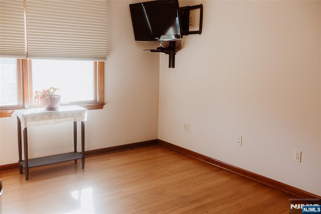 Wood Ridge, New Jersey, 07075, United States, 3 Bedrooms Bedrooms, ,3 BathroomsBathrooms,Residential,For Sale,1982393