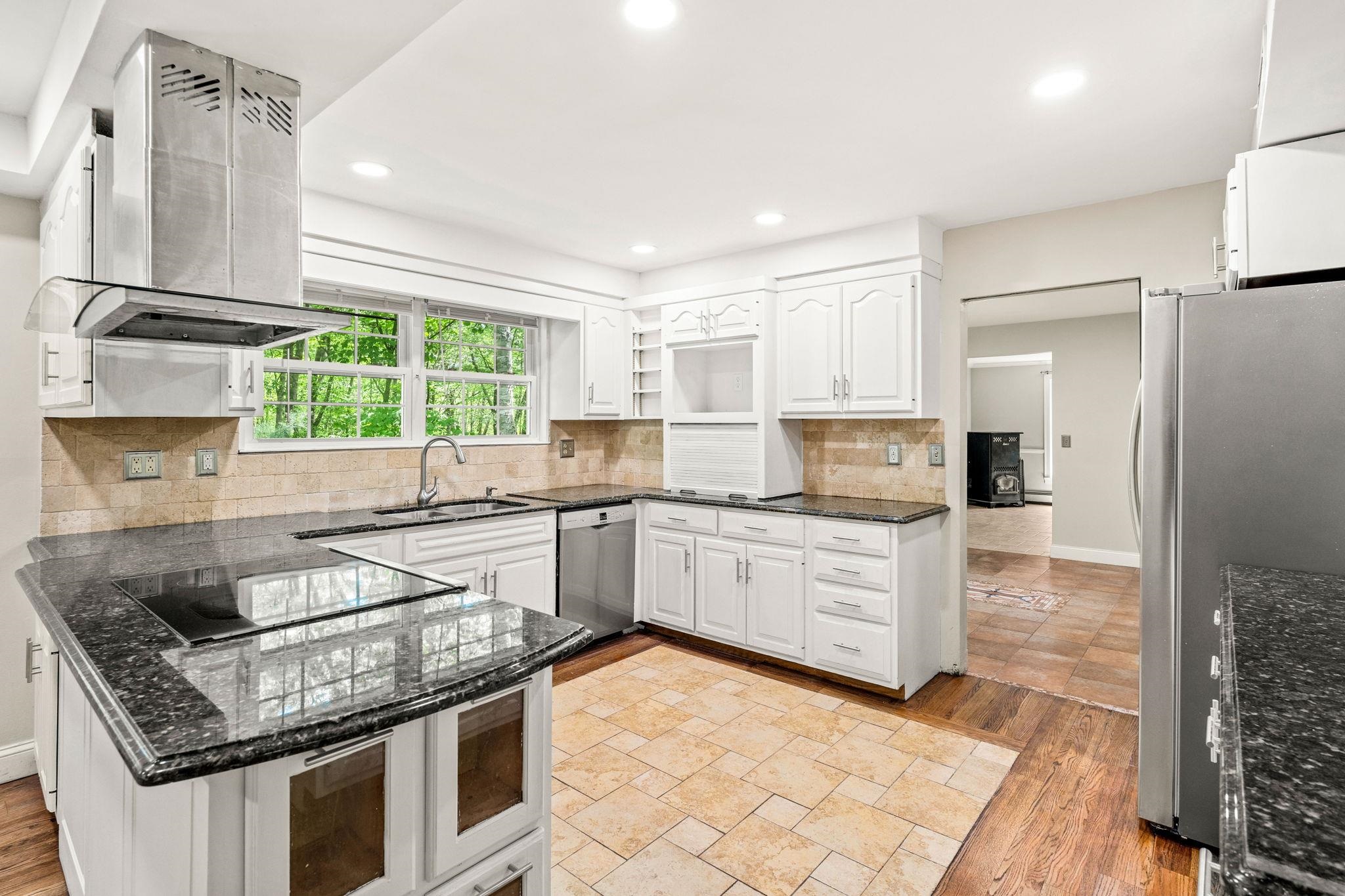 Bedford, New Hampshire, 03110, United States, 5 Bedrooms Bedrooms, ,5 BathroomsBathrooms,Residential,For Sale,1838857