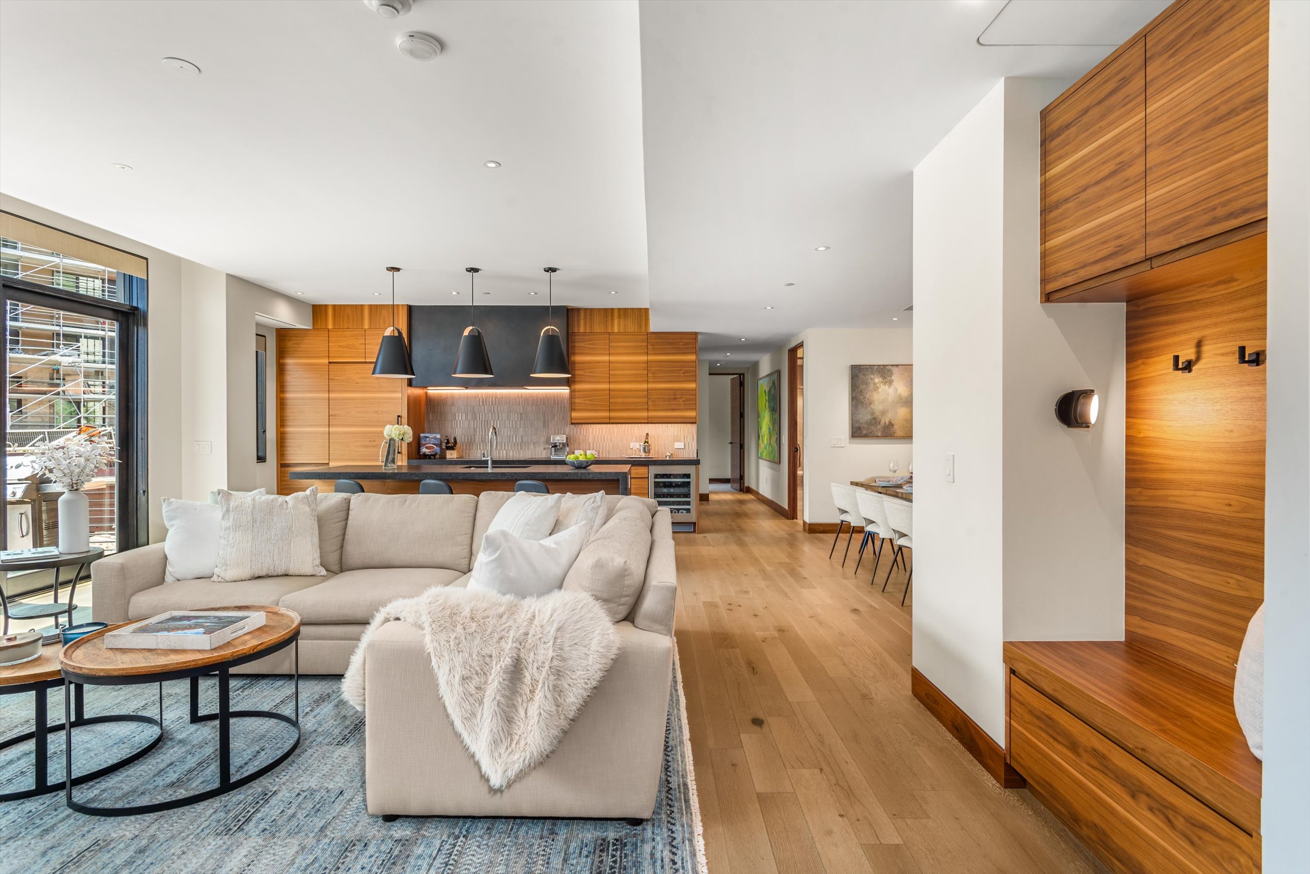  Elevated Mountain Living Meets Effortless Ski Access - 物件實景