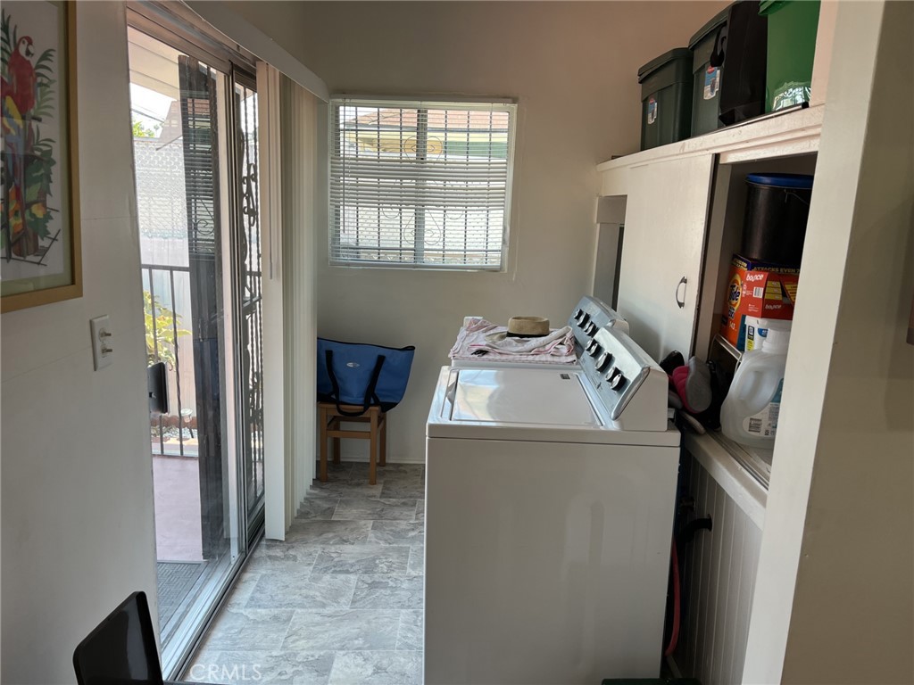Los Angeles, California, 90026, United States, 3 Bedrooms Bedrooms, ,1 BathroomBathrooms,Residential,For Sale,1876735
