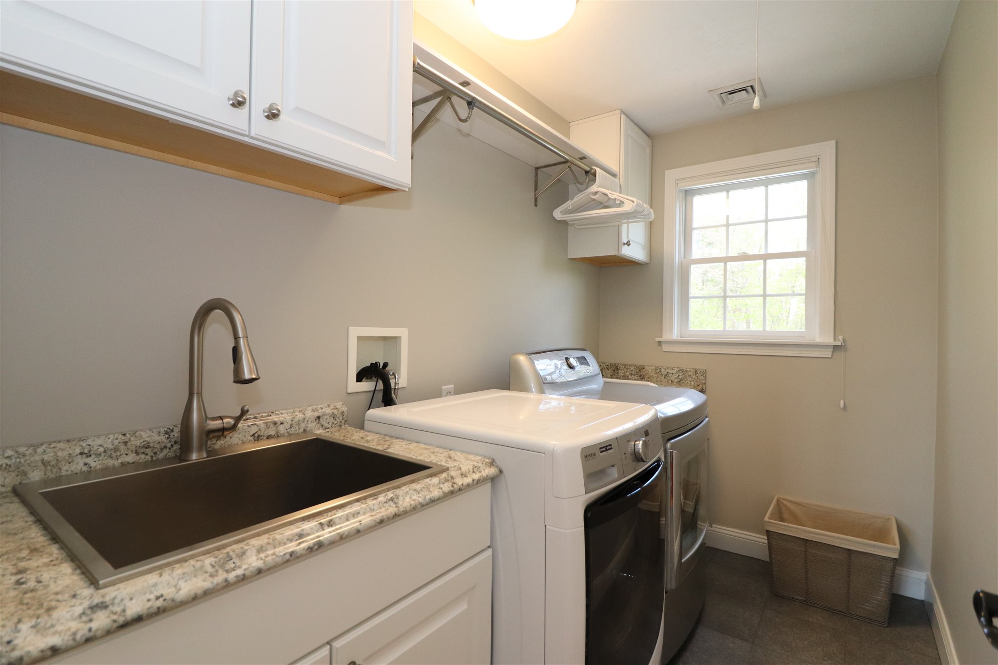Windham, New Hampshire, 03087, United States, 4 Bedrooms Bedrooms, ,3 BathroomsBathrooms,Residential,For Sale,1921691