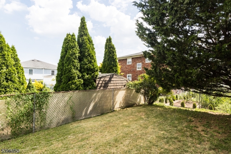 Linden City, New Jersey, 07036, United States, 3 Bedrooms Bedrooms, ,2 BathroomsBathrooms,Residential,For Sale,1991608