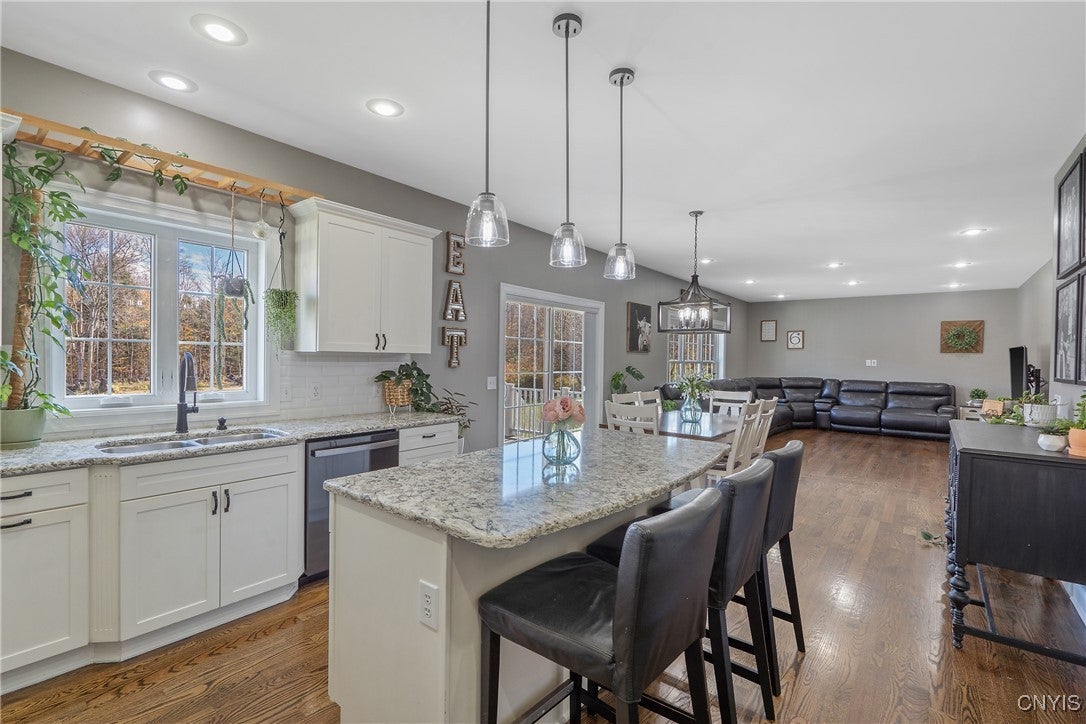 Oswego, New York, 13126, United States, 4 Bedrooms Bedrooms, ,4 BathroomsBathrooms,Residential,For Sale,1987405