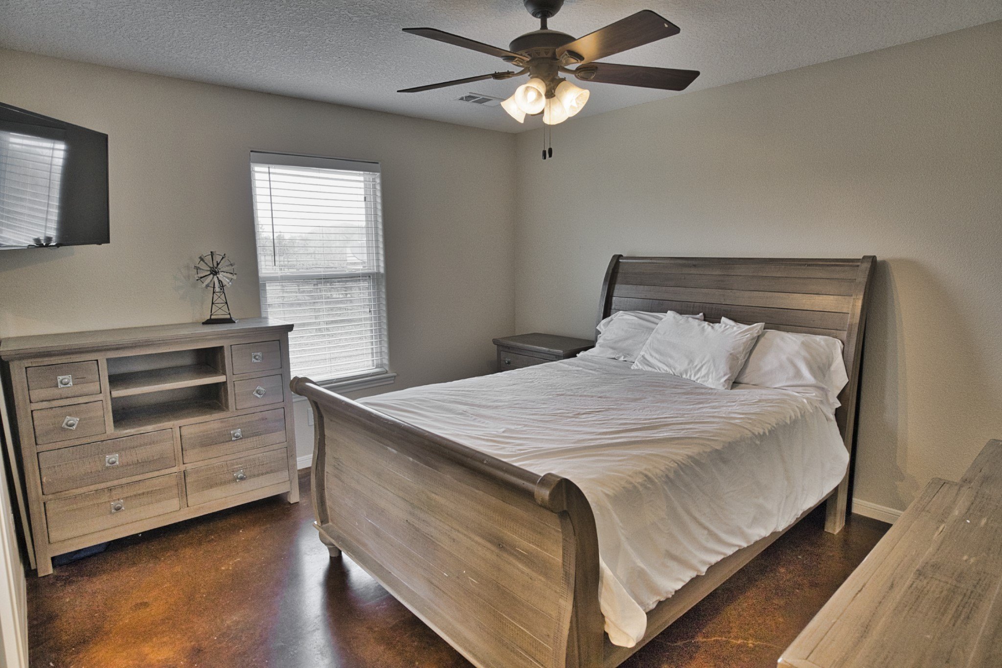 Brazoria, Texas, 77422, United States, 6 Bedrooms Bedrooms, ,6 BathroomsBathrooms,Residential,For Sale,1978625