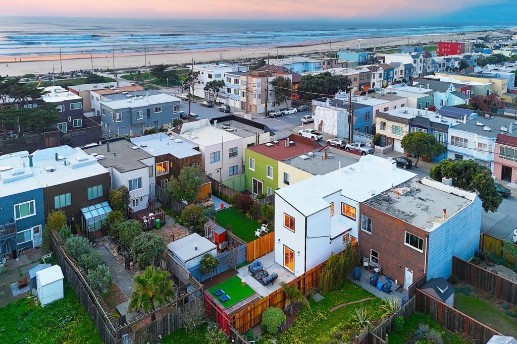 San Francisco, California, 94116, United States, 4 Bedrooms Bedrooms, ,4 BathroomsBathrooms,Residential,For Sale,2014062