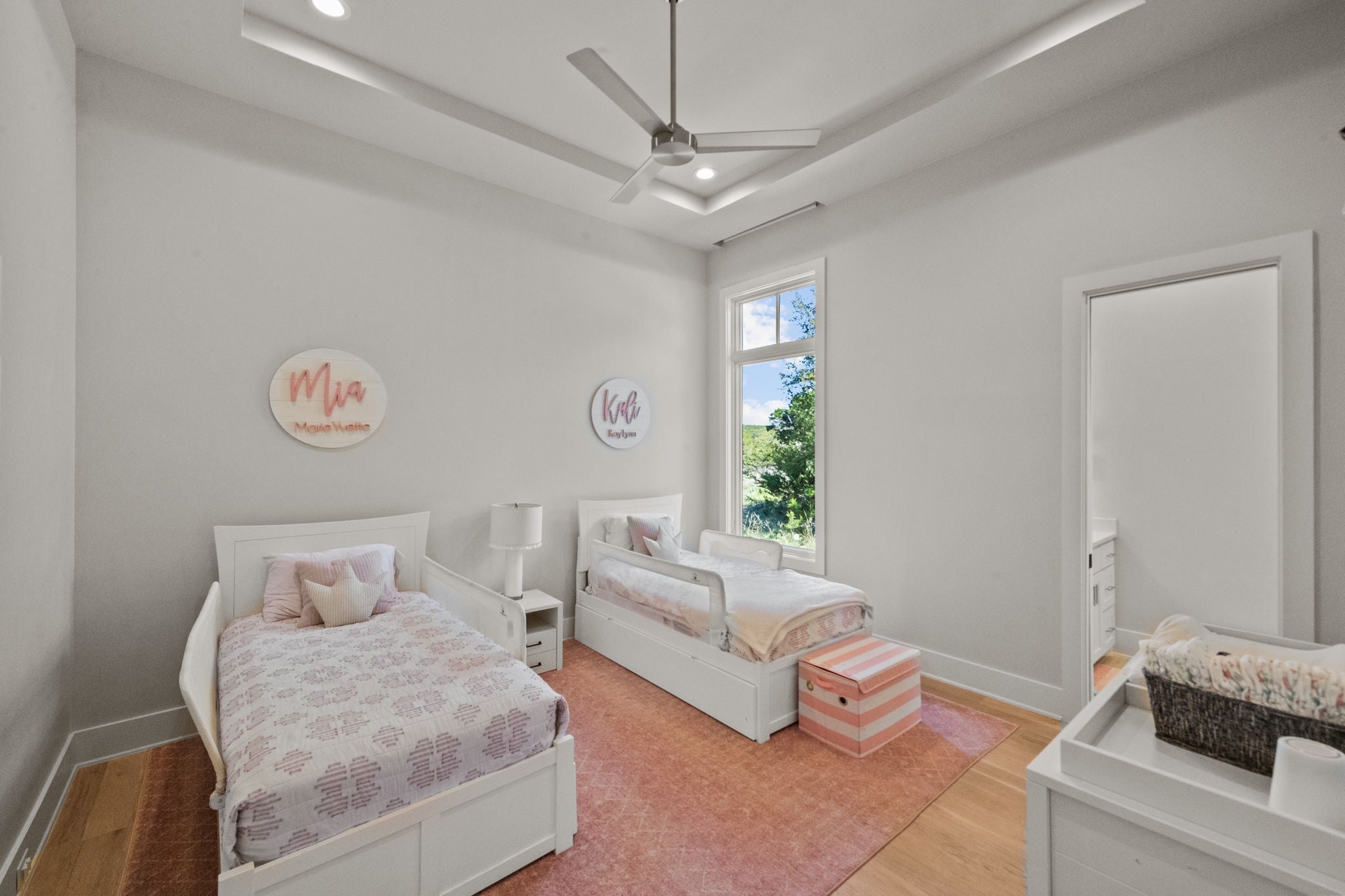 Graford, Texas, 76449, United States, 5 Bedrooms Bedrooms, ,7 BathroomsBathrooms,Residential,For Sale,1987325