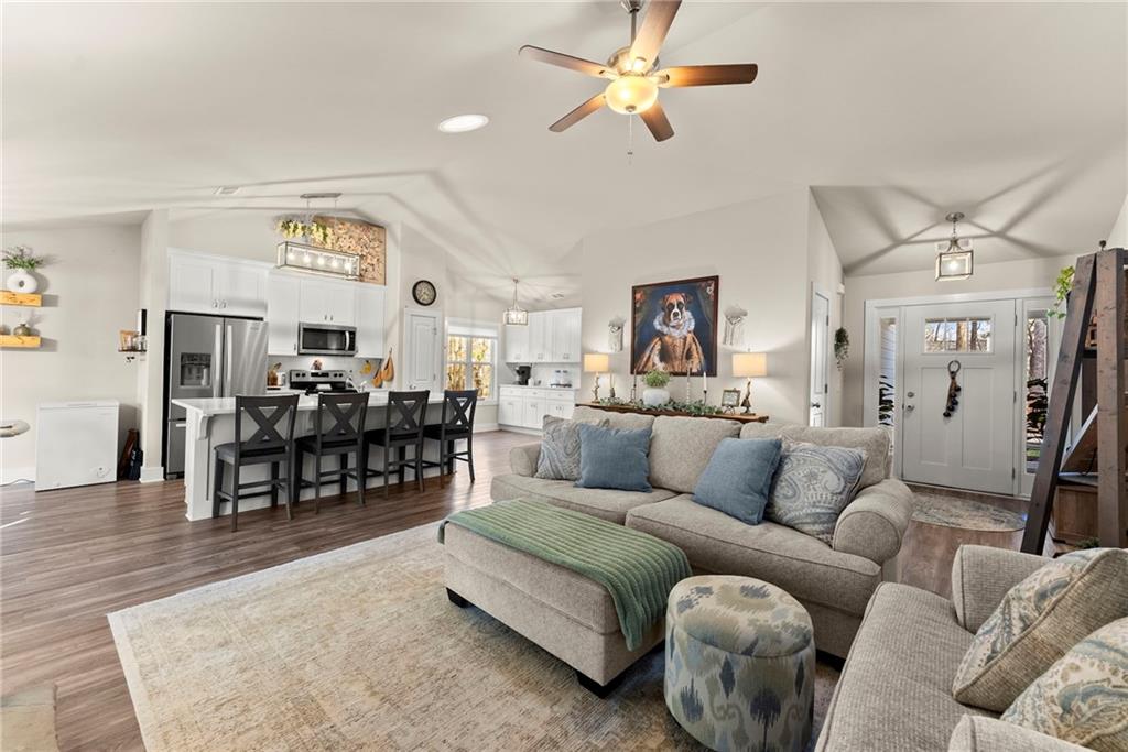 Cumming, Georgia, 30041, United States, 3 Bedrooms Bedrooms, ,2 BathroomsBathrooms,Residential,For Sale,2009266