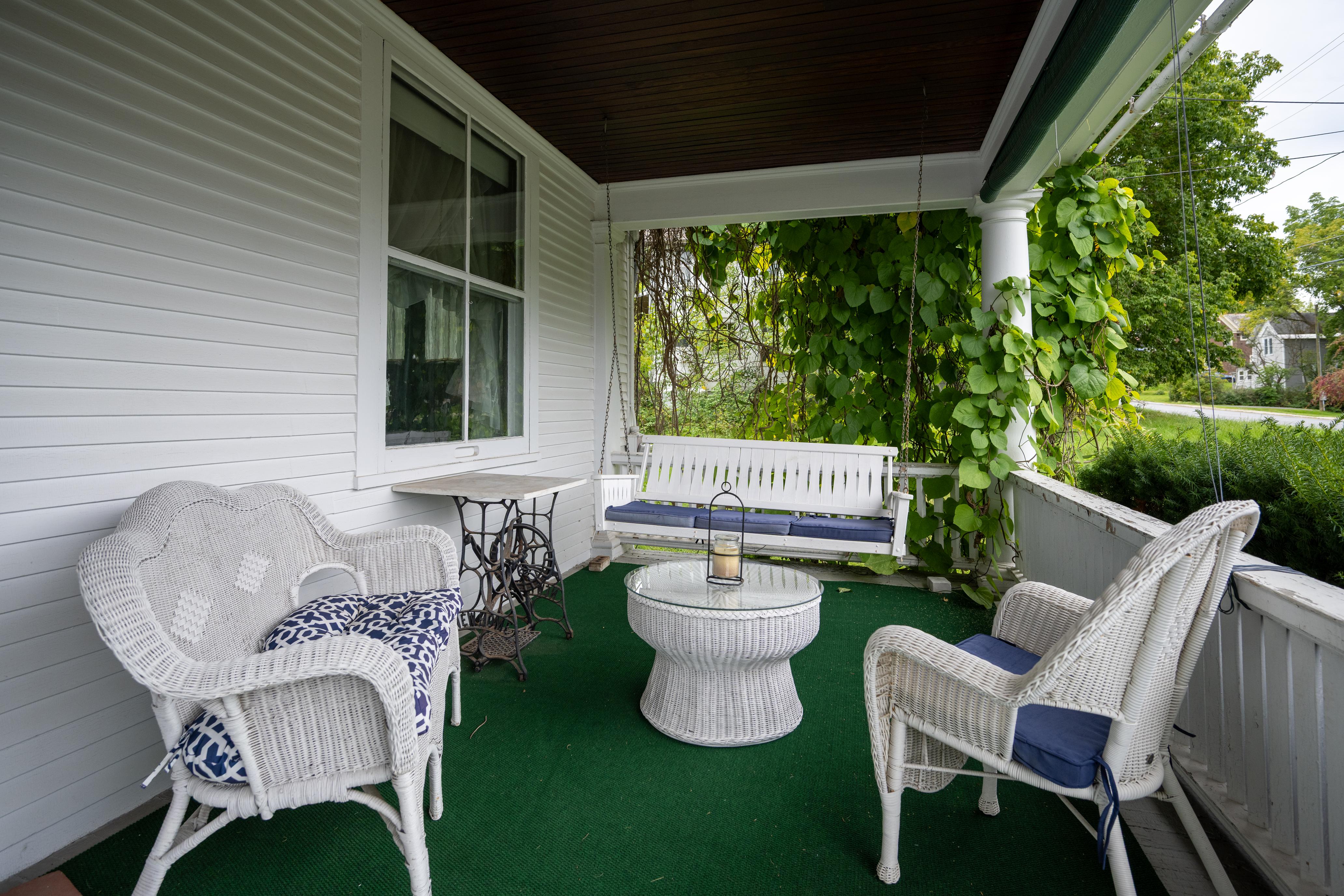  92 Champlain Avenue, Ticonderoga, NY, 12883 - 物件實景