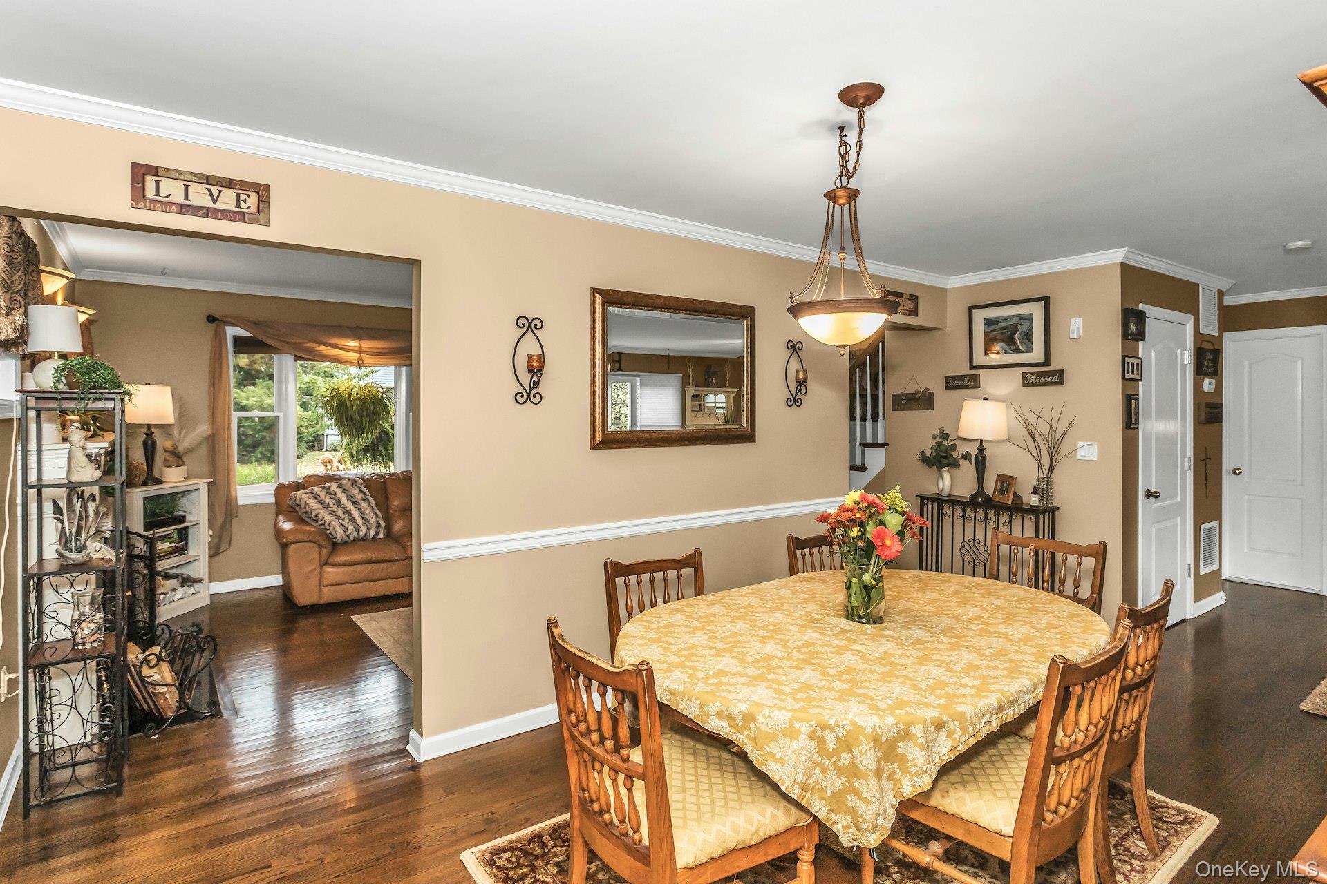 Northport, New York, 11768, United States, 4 Bedrooms Bedrooms, ,3 BathroomsBathrooms,Residential,For Sale,1988277