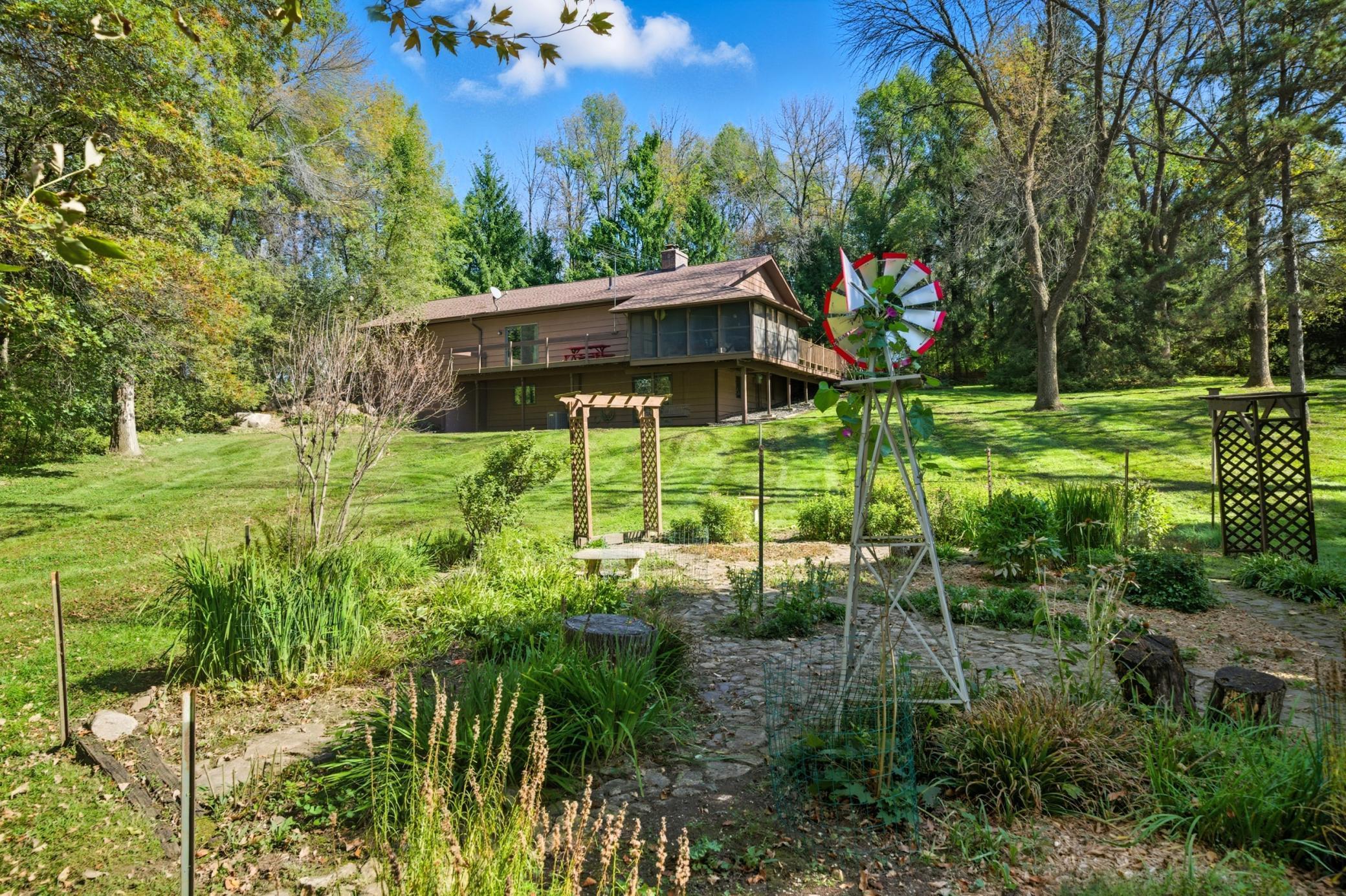 Warren Twp, Wisconsin, 54023, United States, 3 Bedrooms Bedrooms, ,1 BathroomBathrooms,Residential,For Sale,1961438