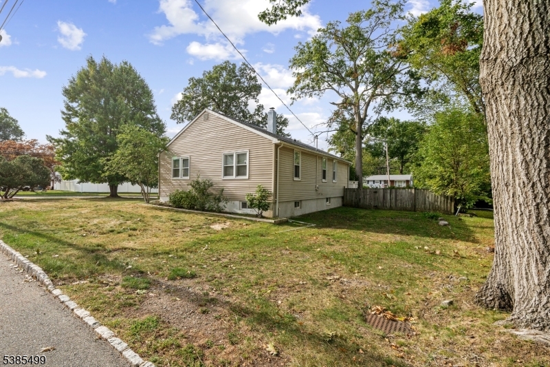 Parsippany-Troy Hills Twp., New Jersey, 07054, United States, 3 Bedrooms Bedrooms, ,2 BathroomsBathrooms,Residential,For Sale,1947046
