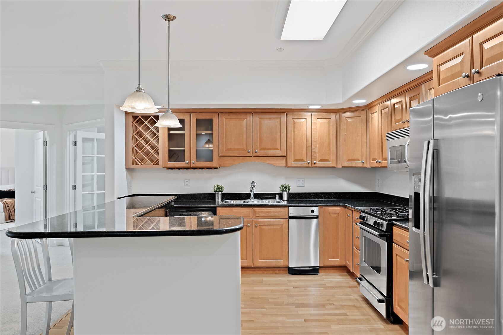 Tacoma, Washington, 98405, United States, 2 Bedrooms Bedrooms, ,2 BathroomsBathrooms,Residential,For Sale,2003445