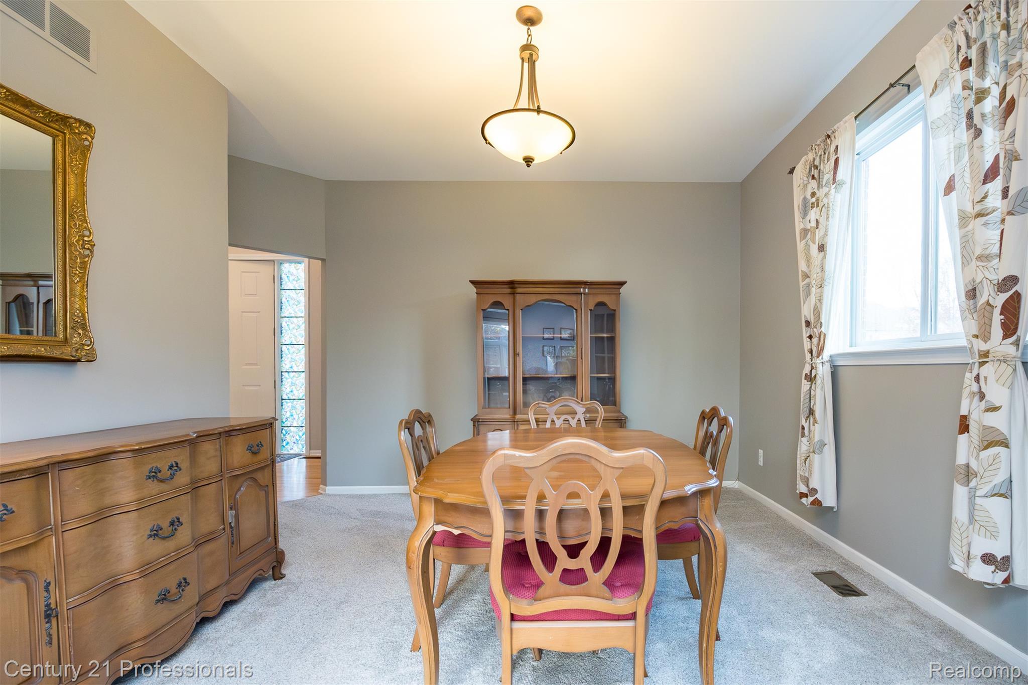 Macomb, Michigan, 48044, United States, 4 Bedrooms Bedrooms, ,3 BathroomsBathrooms,Residential,For Sale,1997727