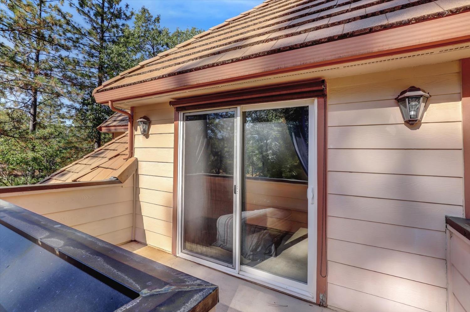 Grass Valley, California, 95945, United States, 4 Bedrooms Bedrooms, ,4 BathroomsBathrooms,Residential,For Sale,1986075