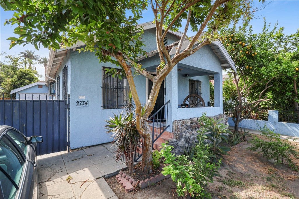Los Angeles, California, 90016, United States, 4 Bedrooms Bedrooms, ,2 BathroomsBathrooms,Residential,For Sale,1903640